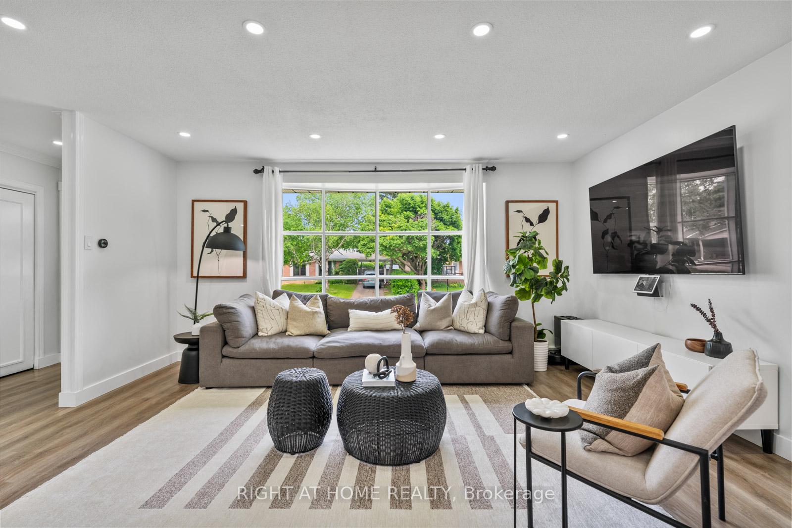 Photo 5 of 820 Zator Avenue, Pickering, Bay Ridges — HOMEH