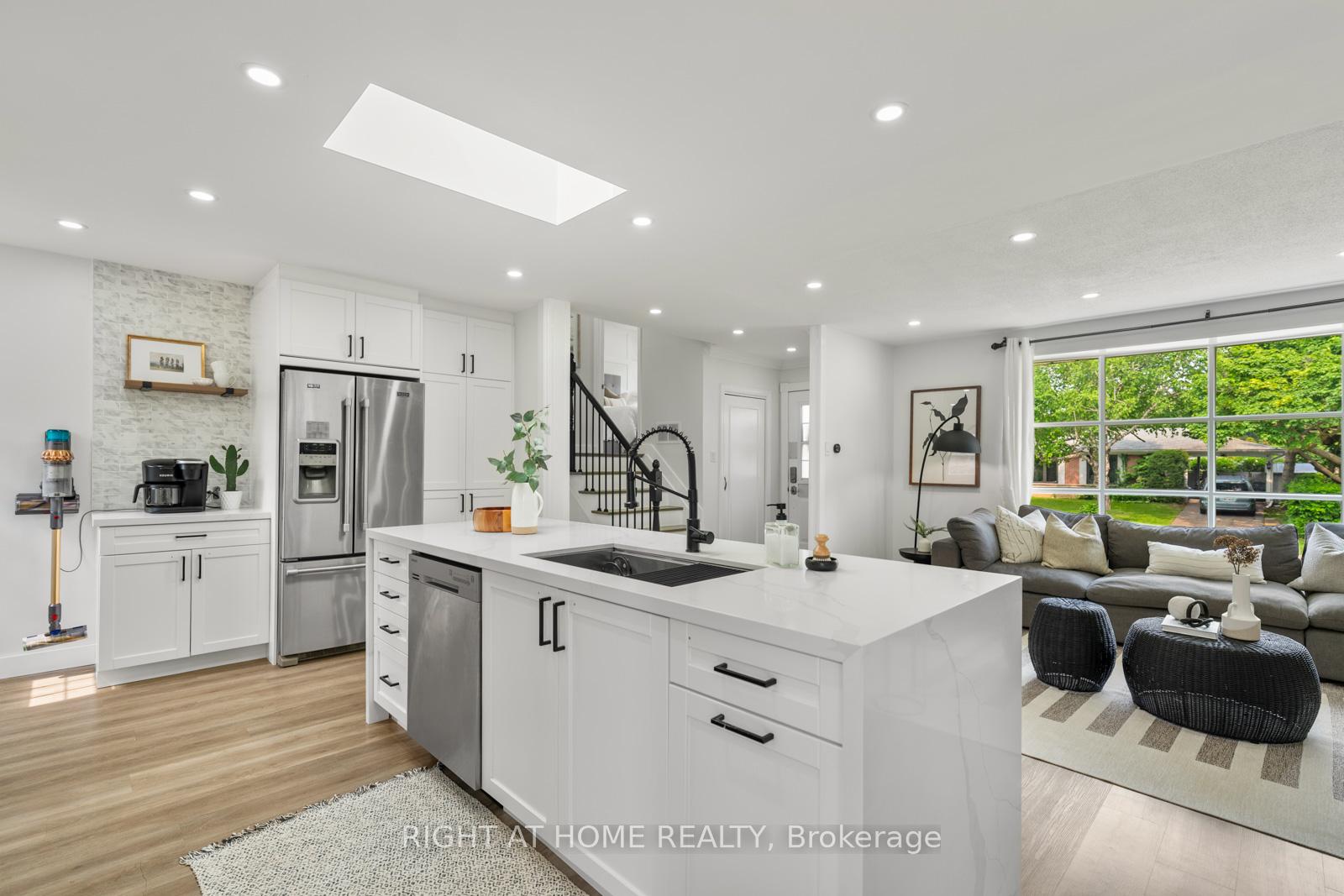 Photo 6 of 820 Zator Avenue, Pickering, Bay Ridges — HOMEH