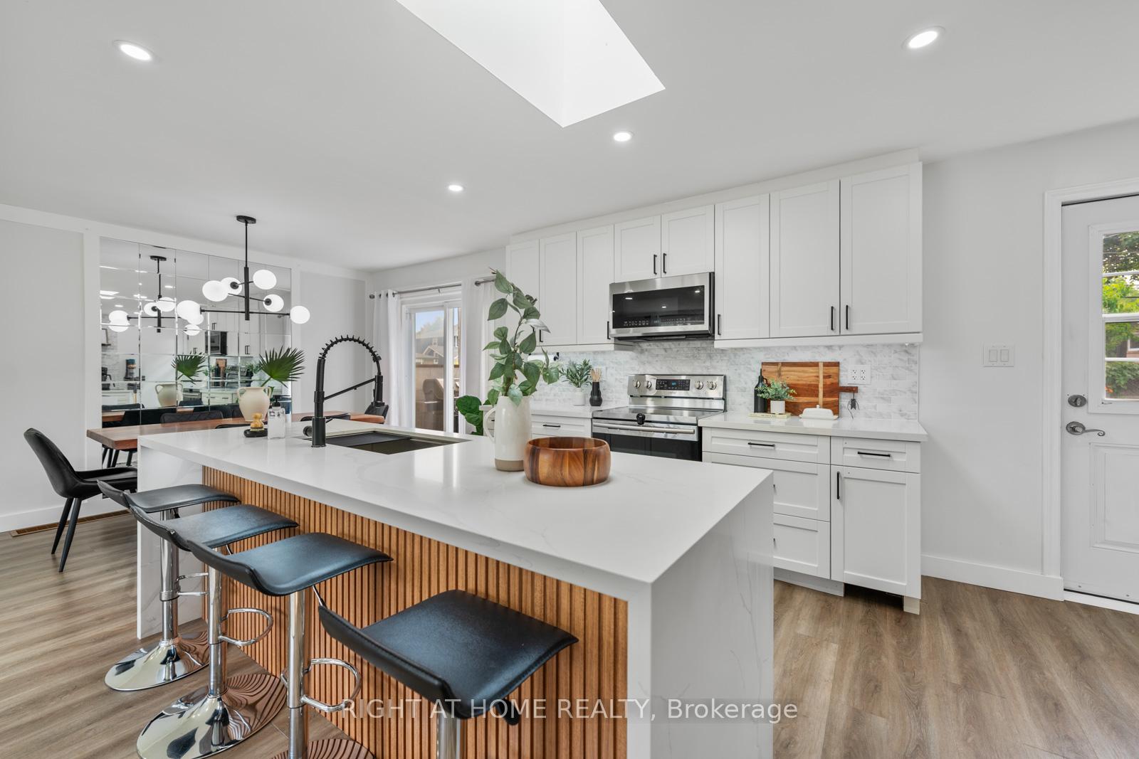 Photo 7 of 820 Zator Avenue, Pickering, Bay Ridges — HOMEH