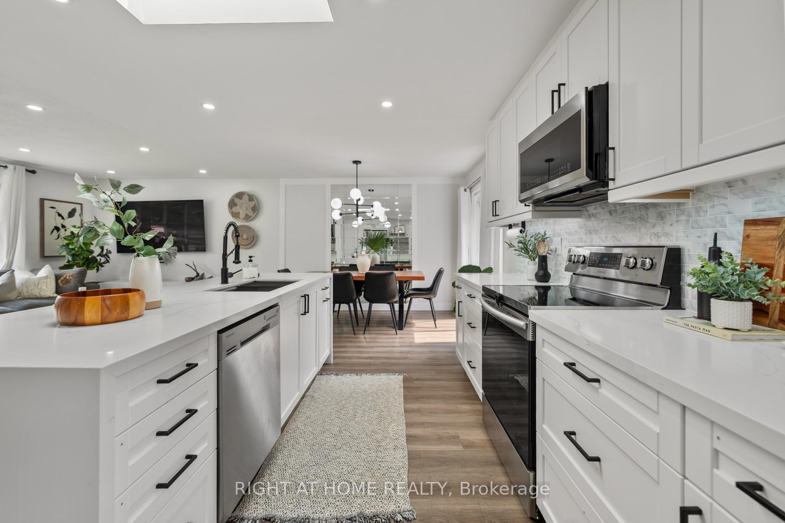 Photo 8 of 820 Zator Avenue, Pickering, Bay Ridges — HOMEH