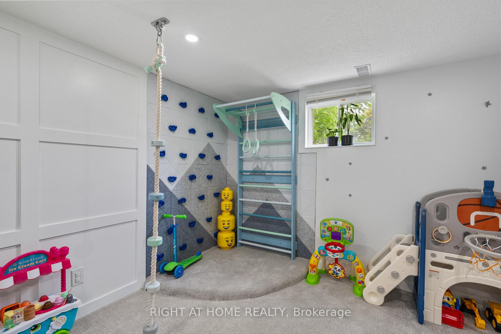 Photo 21 of 820 Zator Avenue, Pickering, Bay Ridges — HOMEH