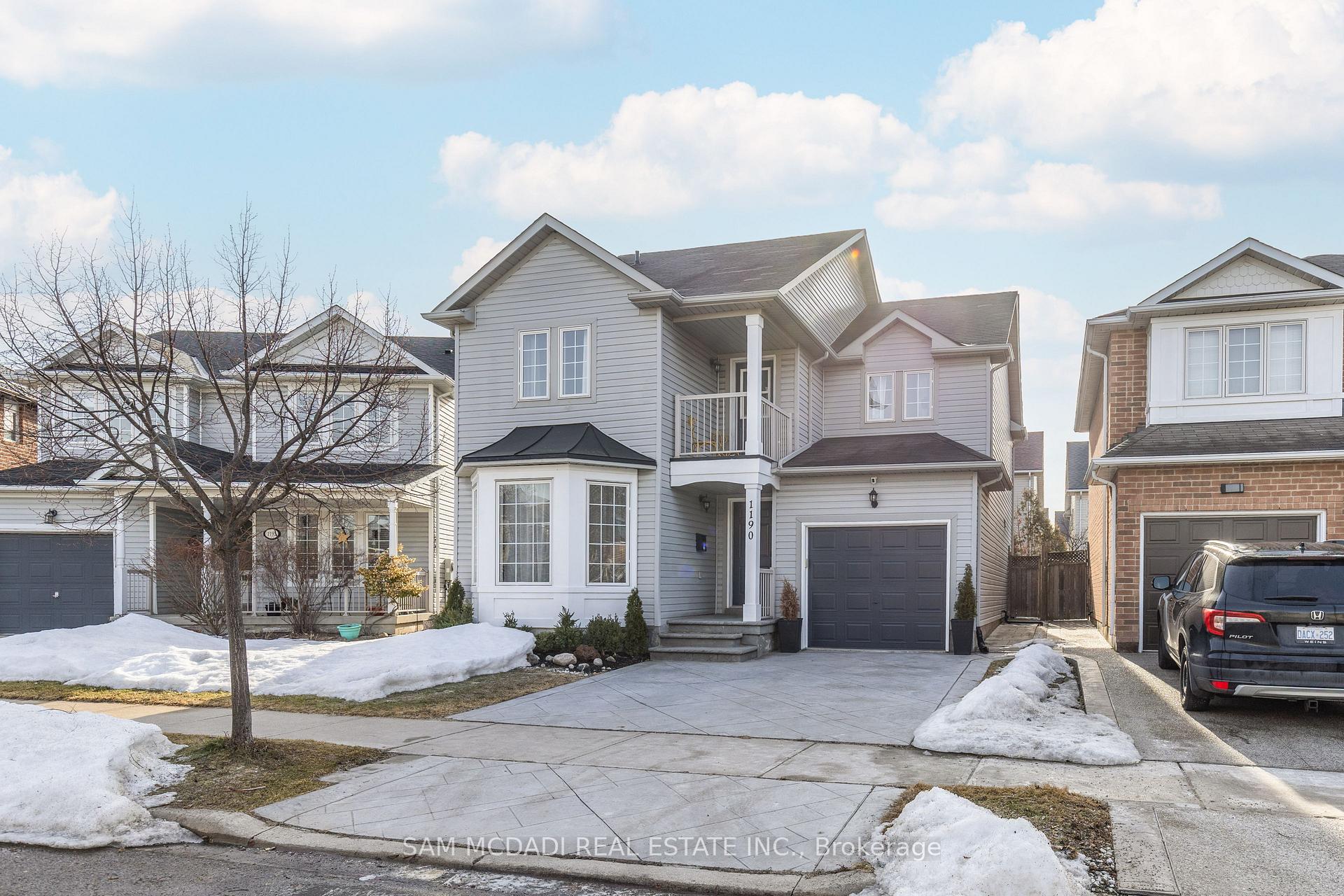 Front of 1190 Fox Crescent