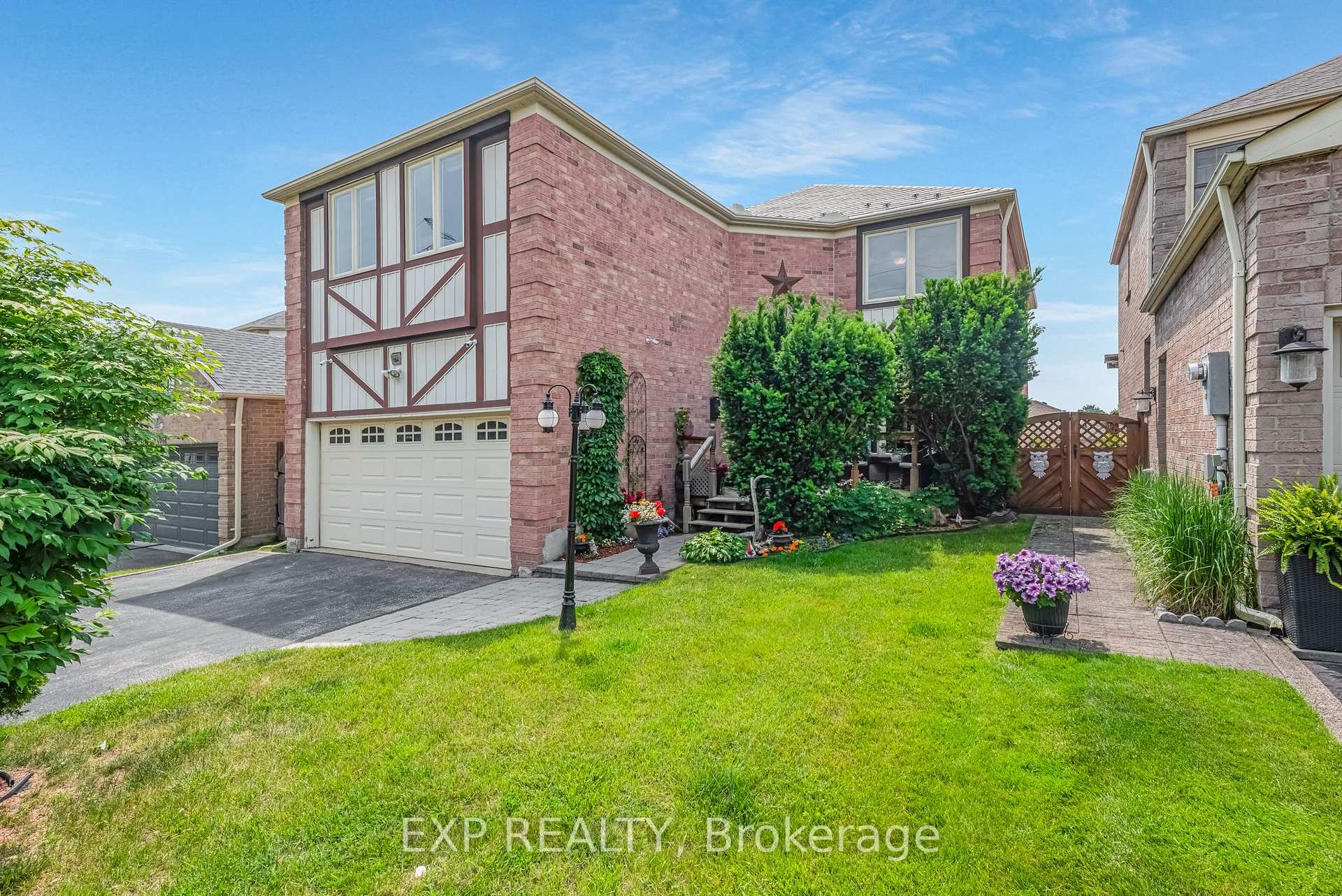 Photo 1 of 1064 Maury Crescent, Pickering, Liverpool — HOMEH