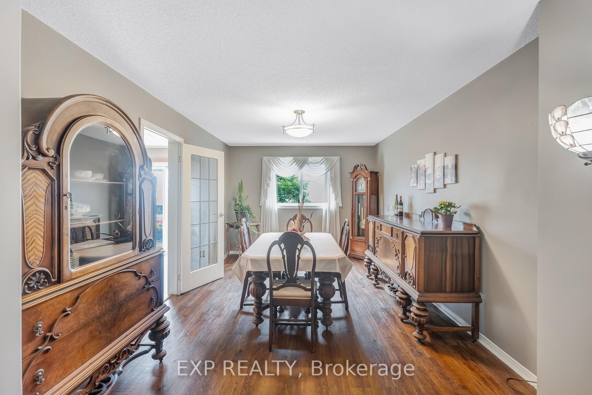 Photo 6 of 1064 Maury Crescent, Pickering, Liverpool — HOMEH