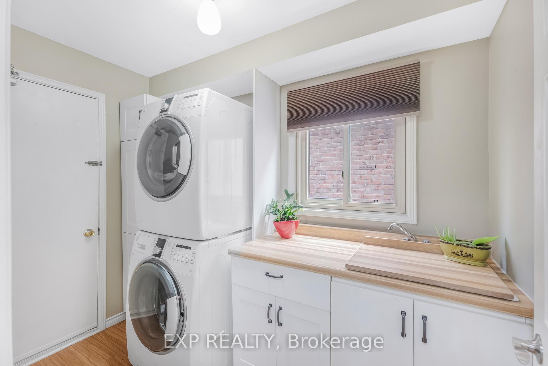 Photo 15 of 1064 Maury Crescent, Pickering, Liverpool — HOMEH