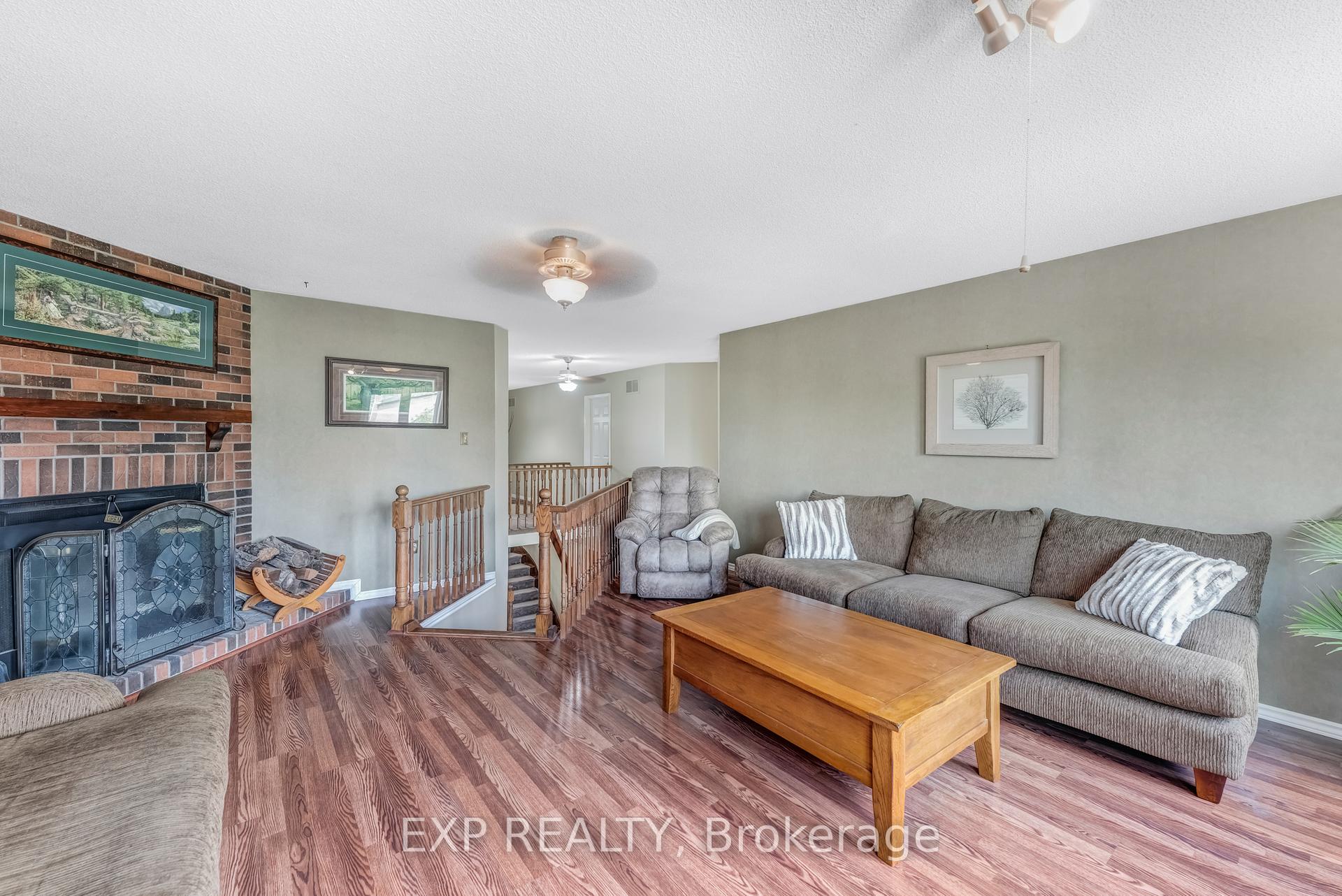 Photo 20 of 1064 Maury Crescent, Pickering, Liverpool — HOMEH