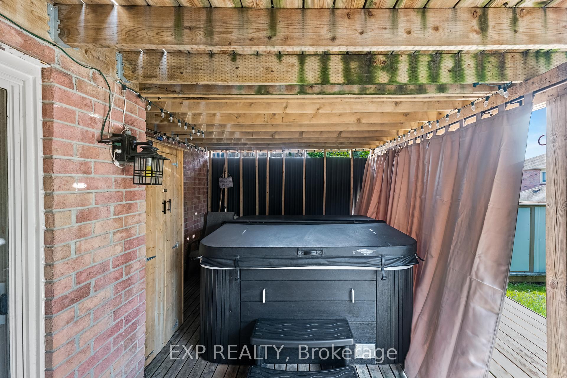 Photo 43 of 1064 Maury Crescent, Pickering, Liverpool — HOMEH