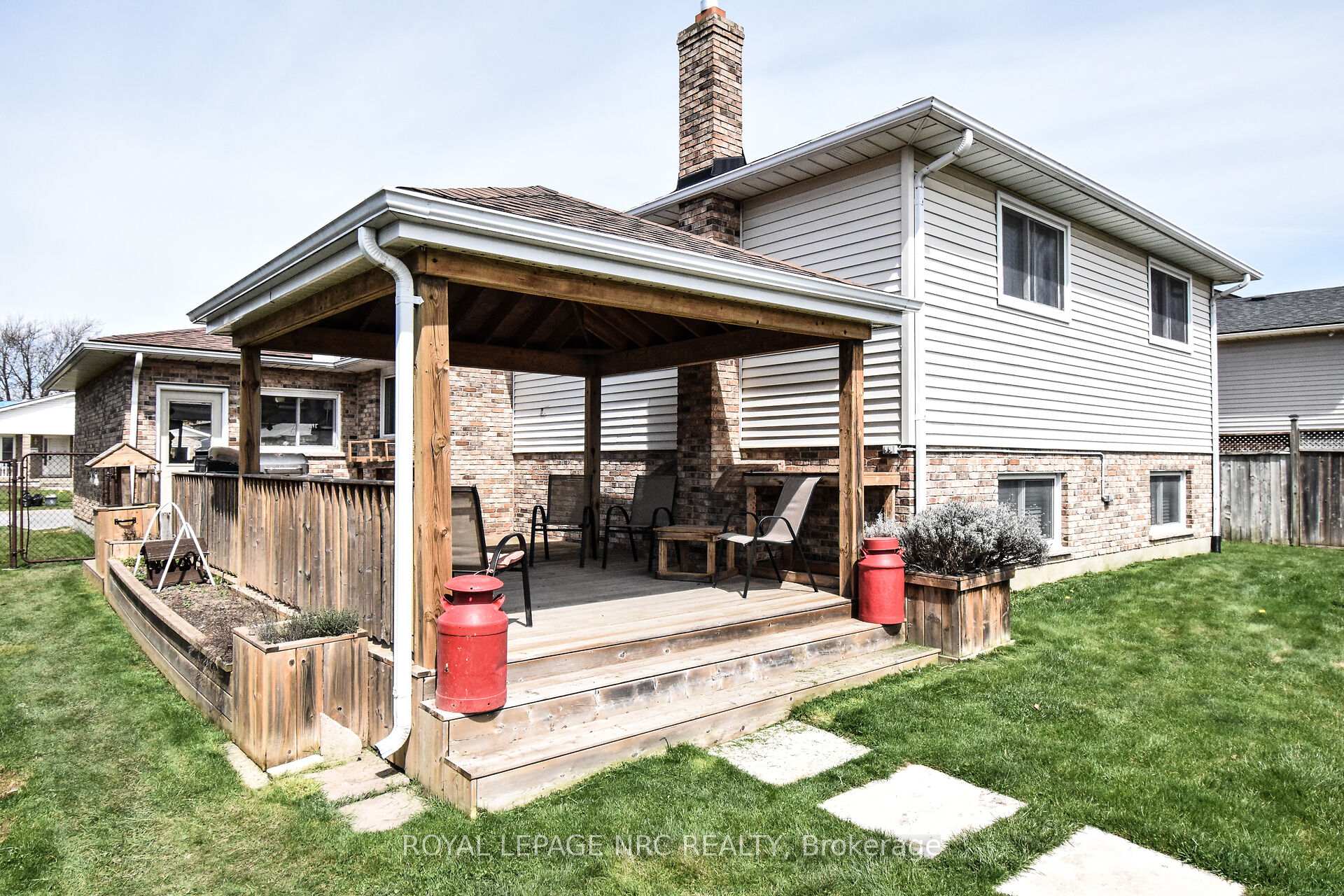 Photo 5 of 7710 Preakness Street, Niagara Falls, Ascot — HOMEH