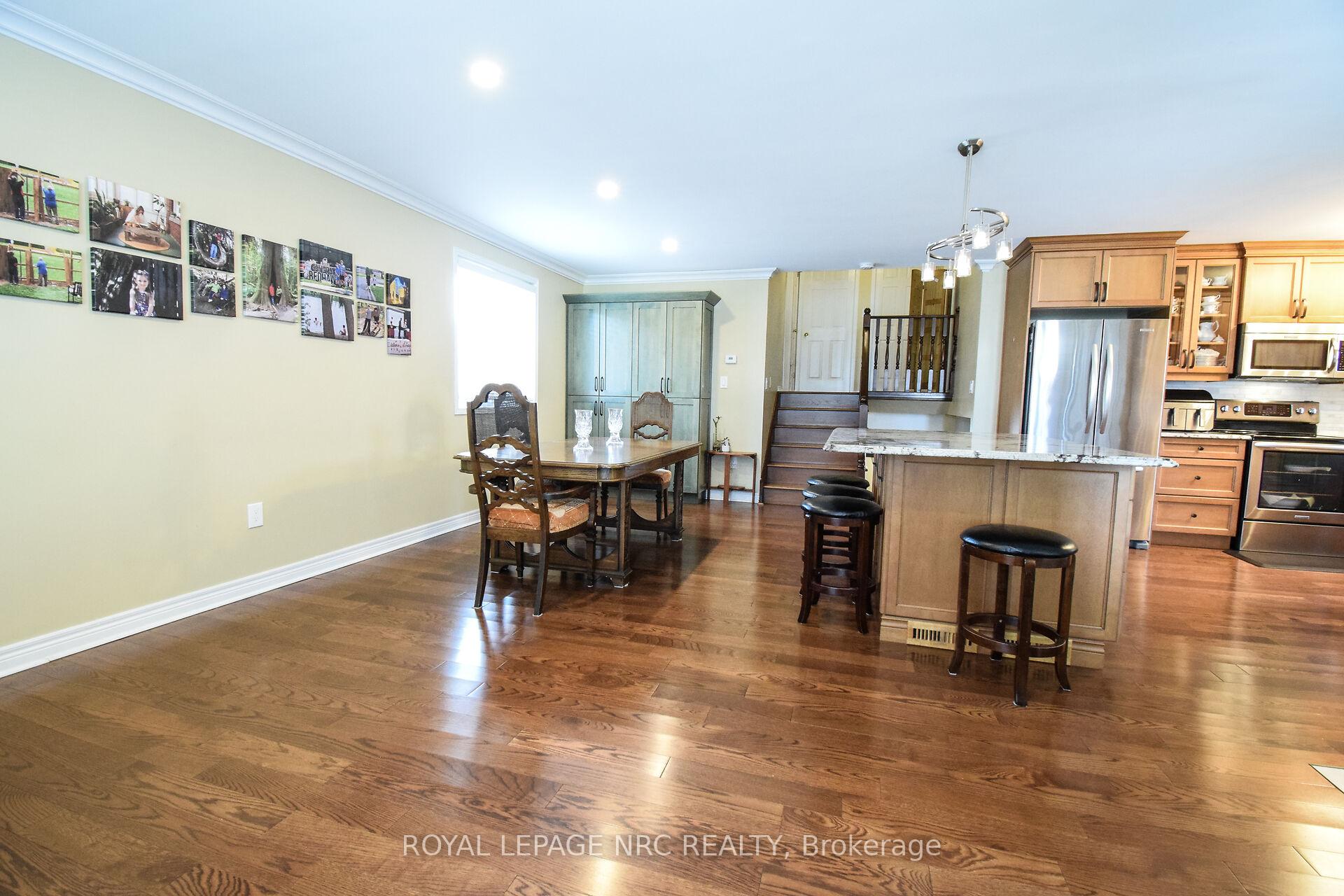 Photo 10 of 7710 Preakness Street, Niagara Falls, Ascot — HOMEH