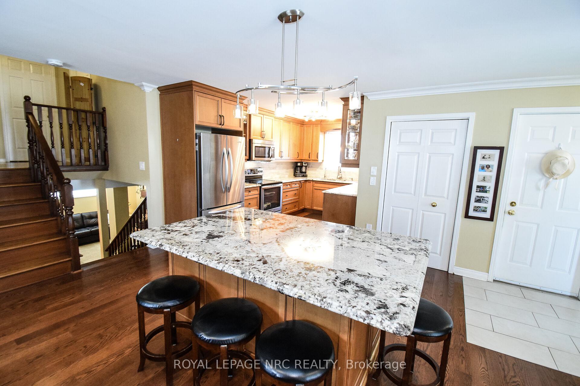Photo 12 of 7710 Preakness Street, Niagara Falls, Ascot — HOMEH