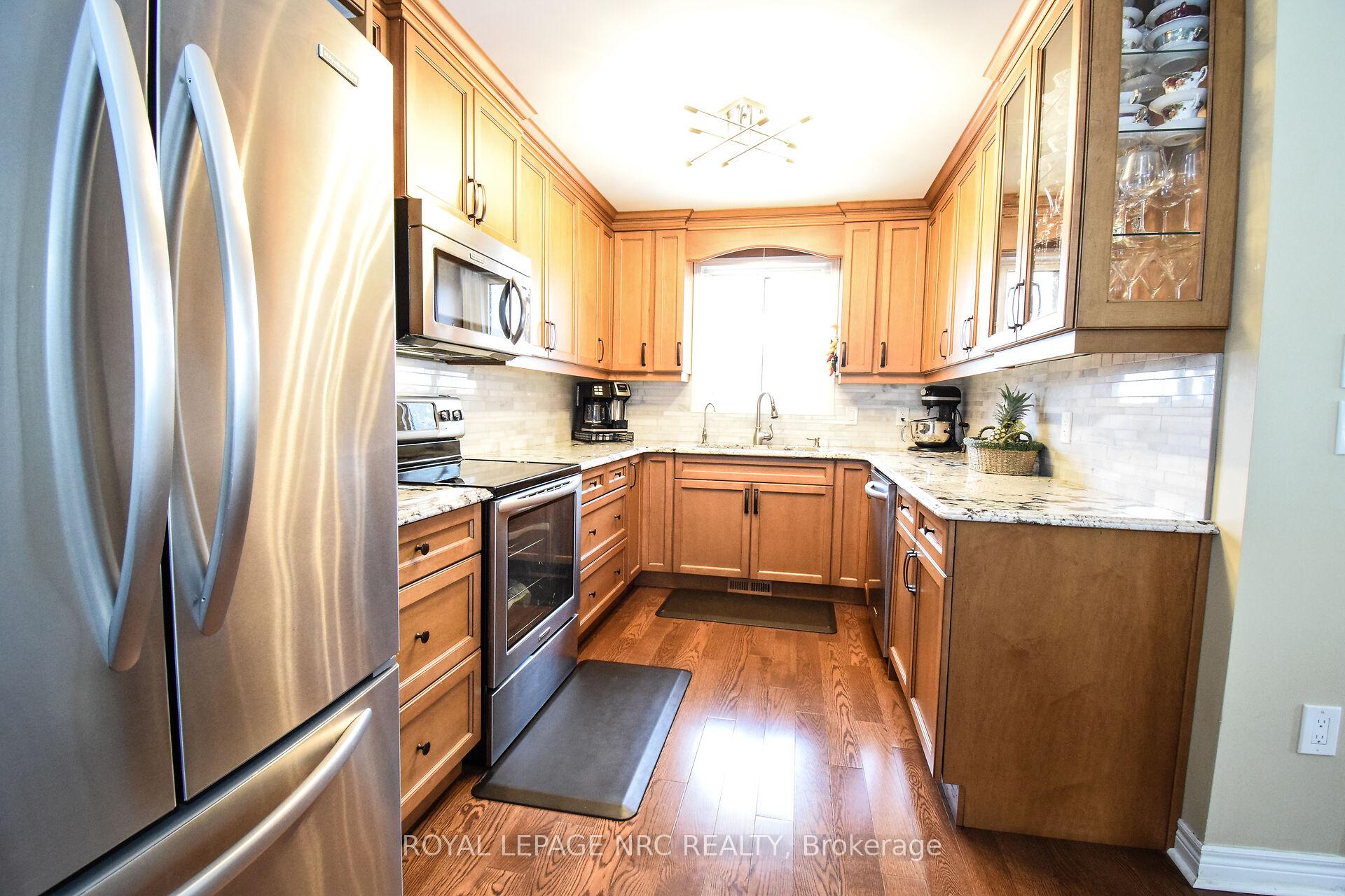 Photo 13 of 7710 Preakness Street, Niagara Falls, Ascot — HOMEH