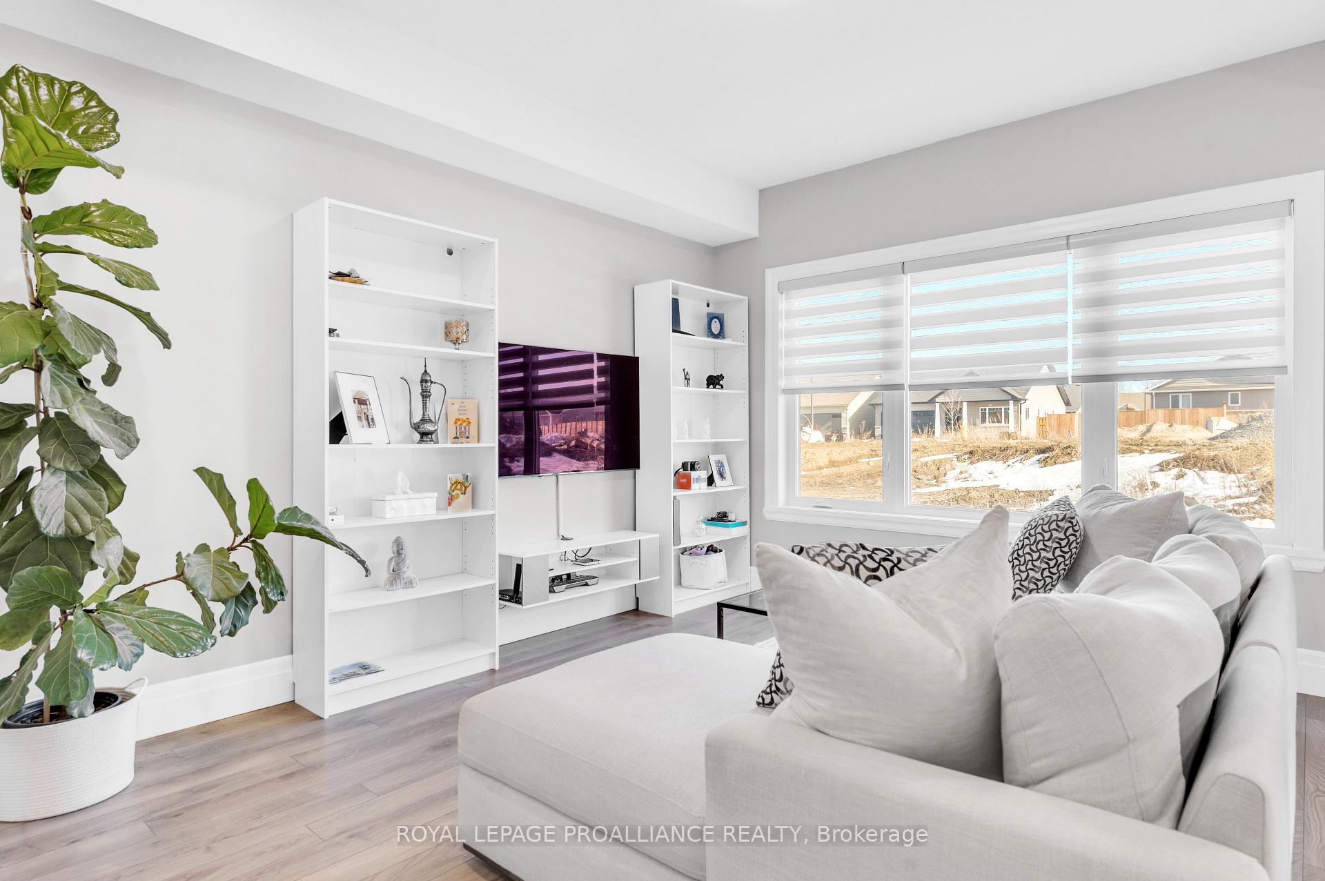 Photo 4 of 74 Campbell Crescent, Prince Edward County, South Marysburg Ward — HOMEH