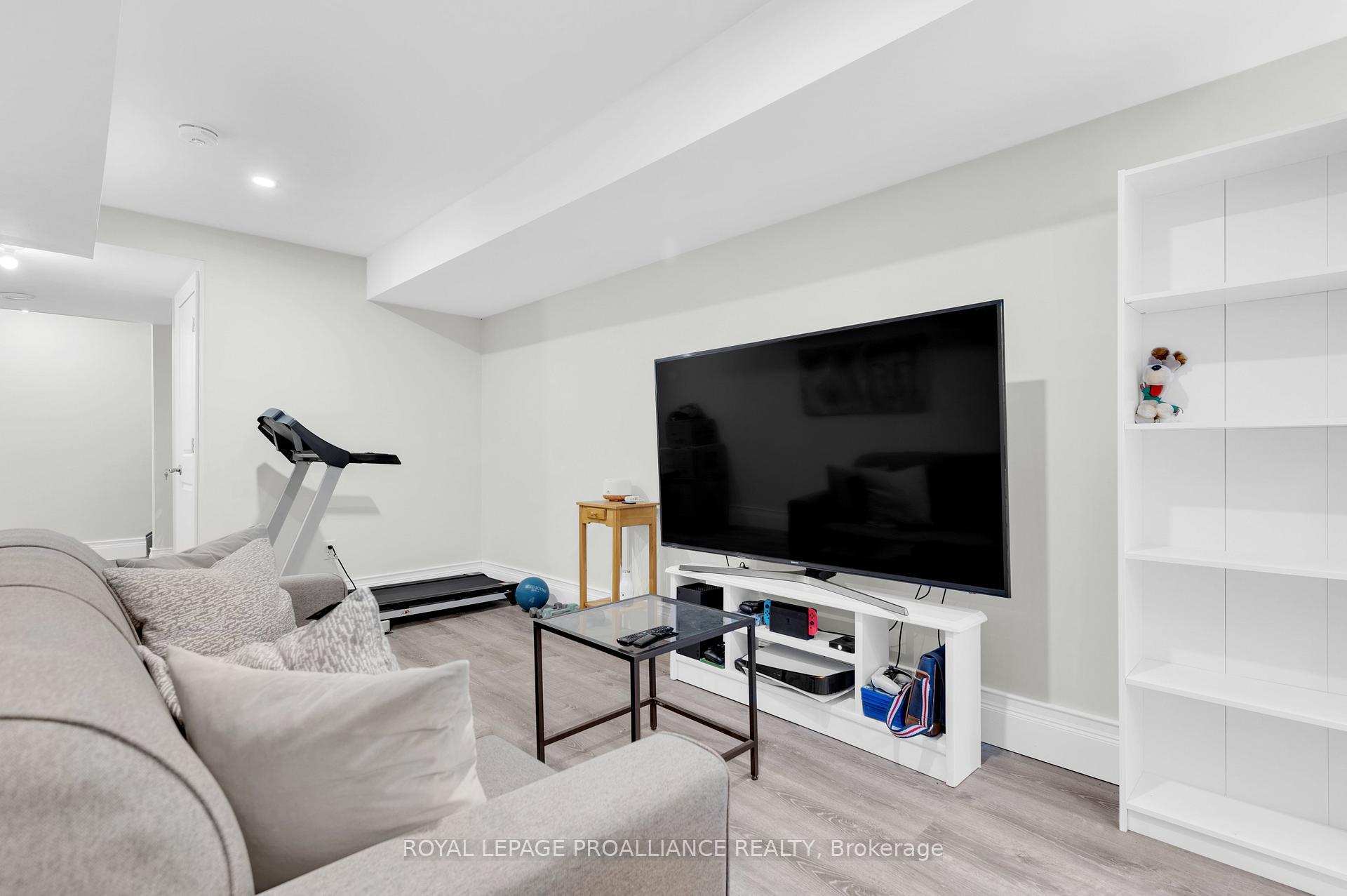 Photo 24 of 74 Campbell Crescent, Prince Edward County, South Marysburg Ward — HOMEH