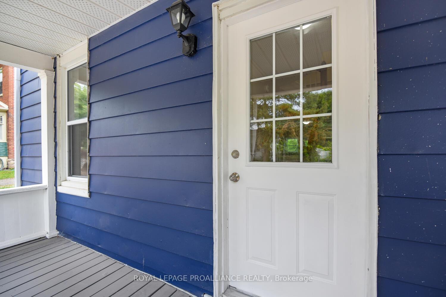 Photo 2 of 254 East Street S, Prescott — HOMEH