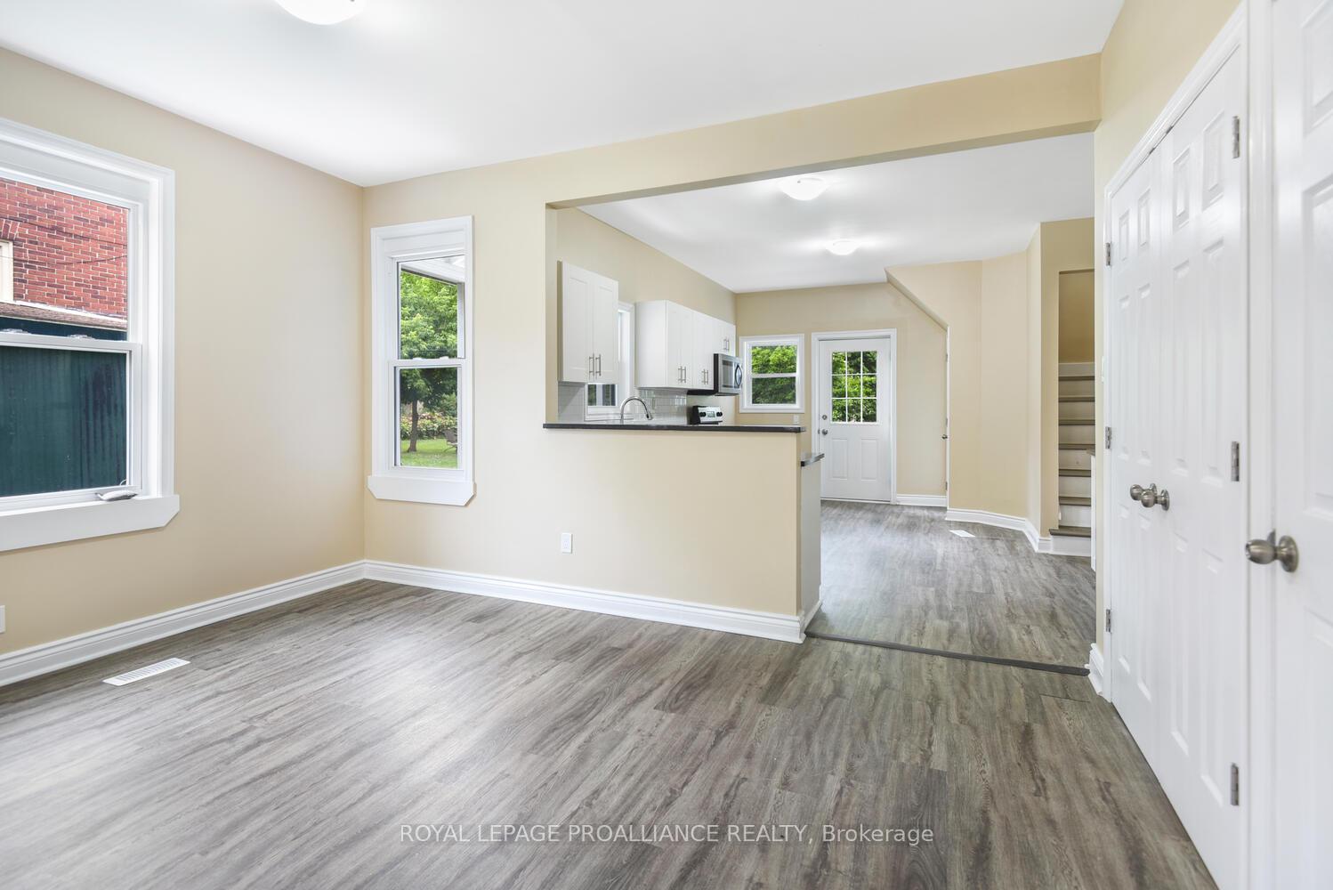 Photo 4 of 254 East Street S, Prescott — HOMEH