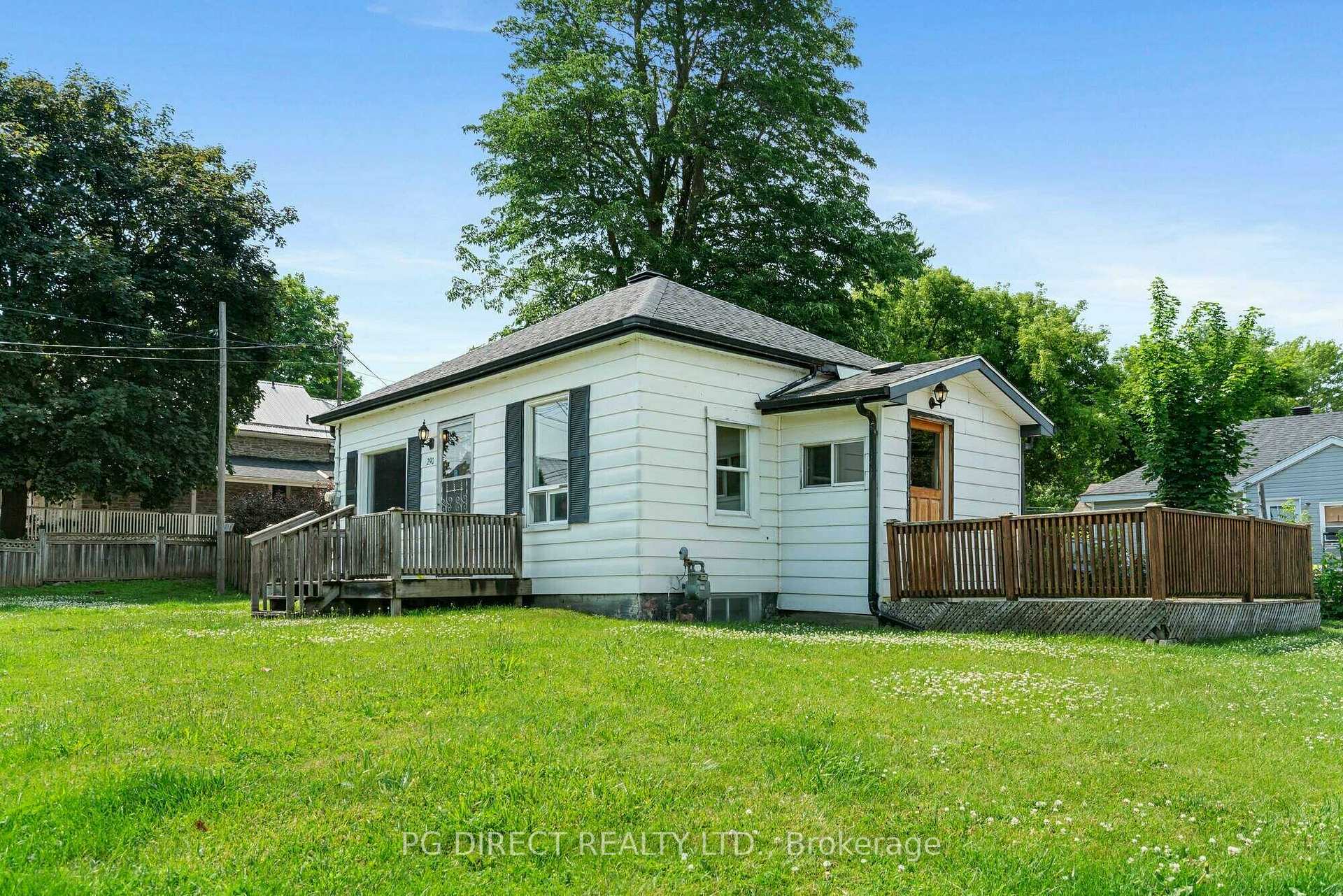 Photo 3 of 290 James Street E, Prescott — HOMEH