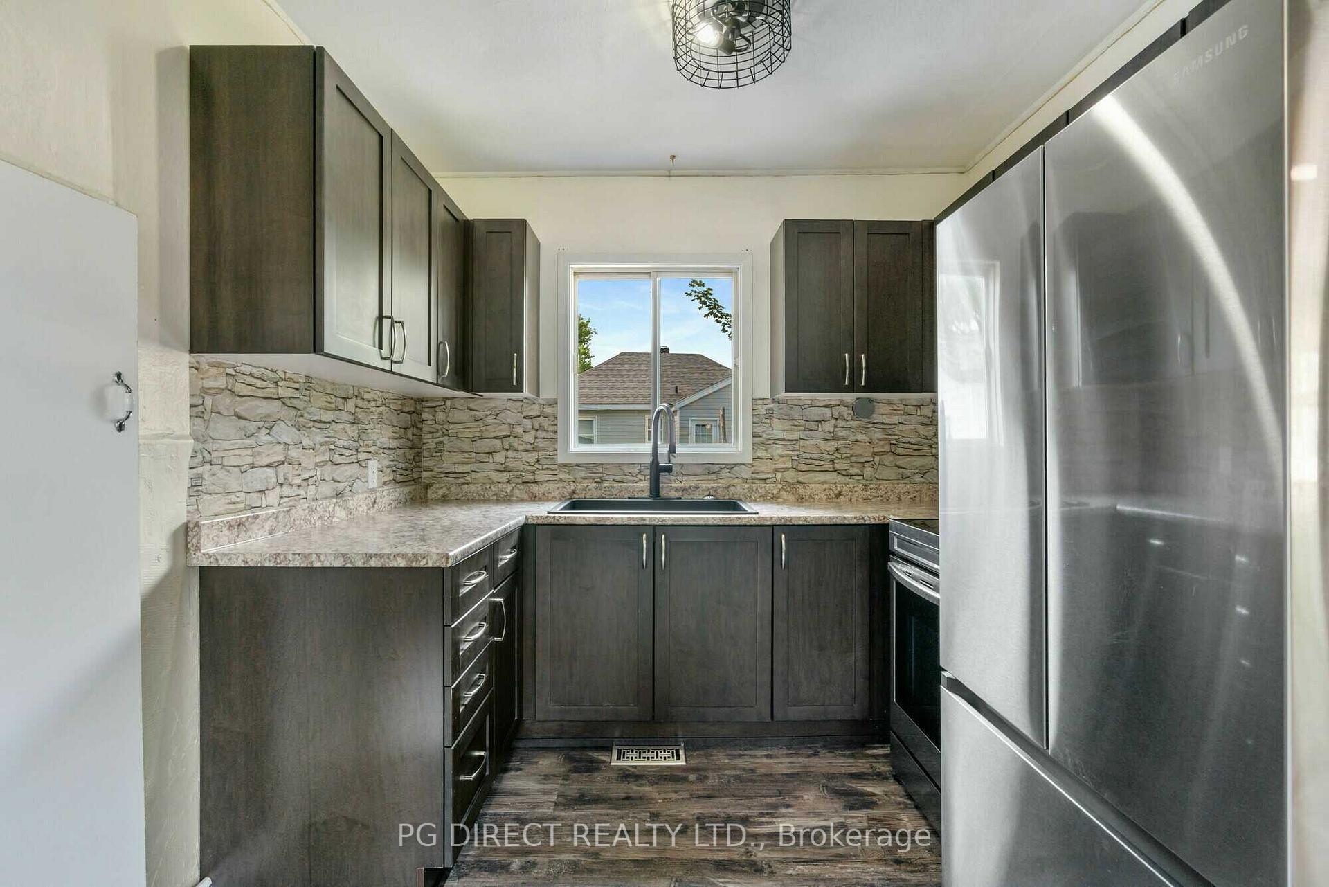 Photo 7 of 290 James Street E, Prescott — HOMEH
