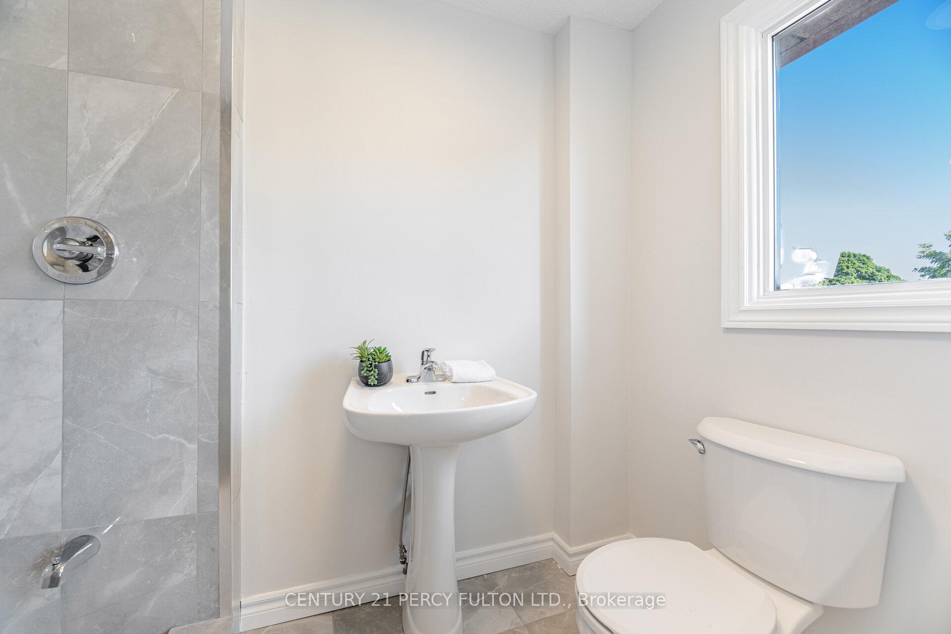 Photo 21 of 1927 Parkside Drive, Pickering, Amberlea — HOMEH