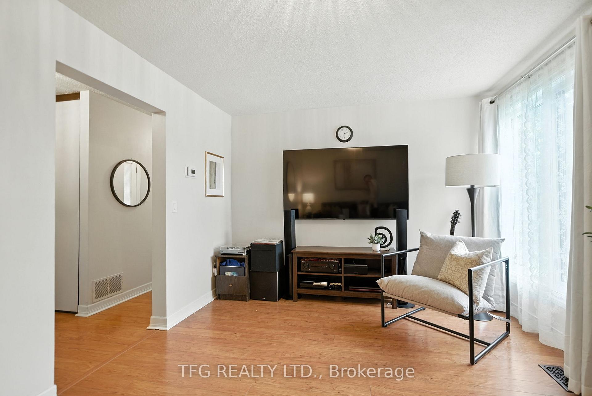 Photo 6 of 1321 Cherrydown Drive, Oshawa, Donevan — HOMEH