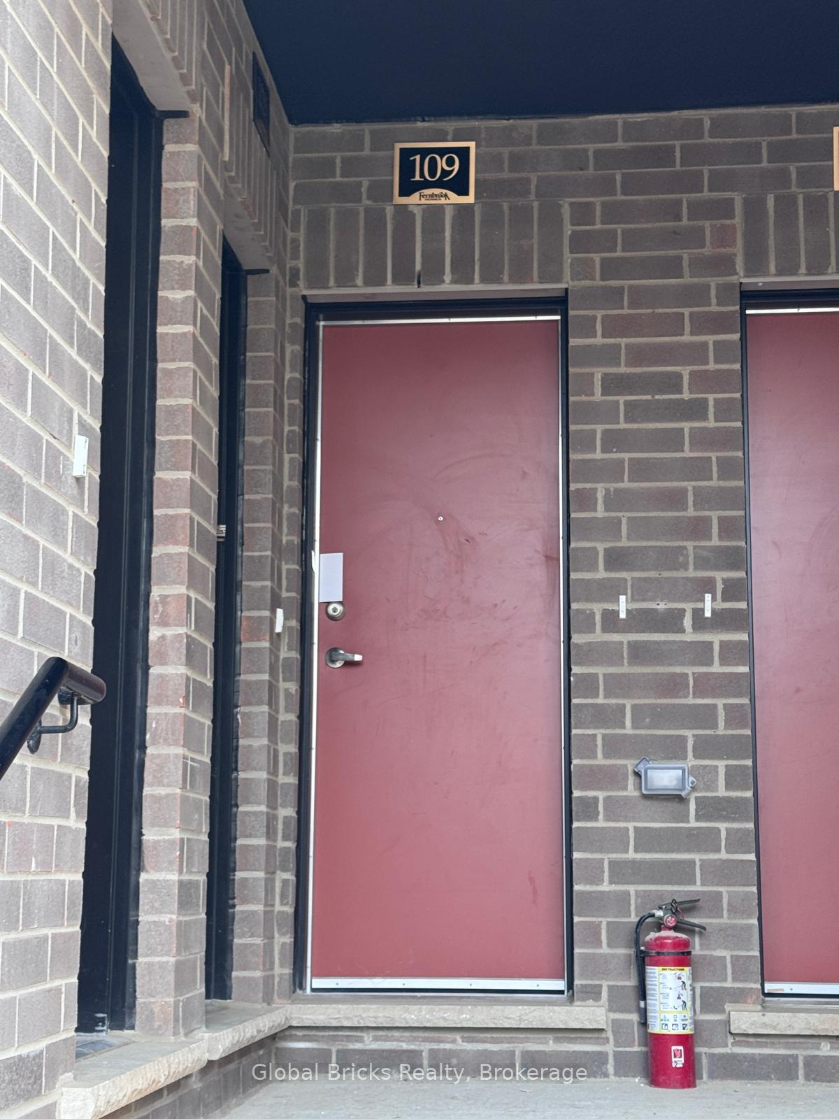 Photo 2 of Unit 109, 1565 Rose Way, Milton, Cobban — HOMEH