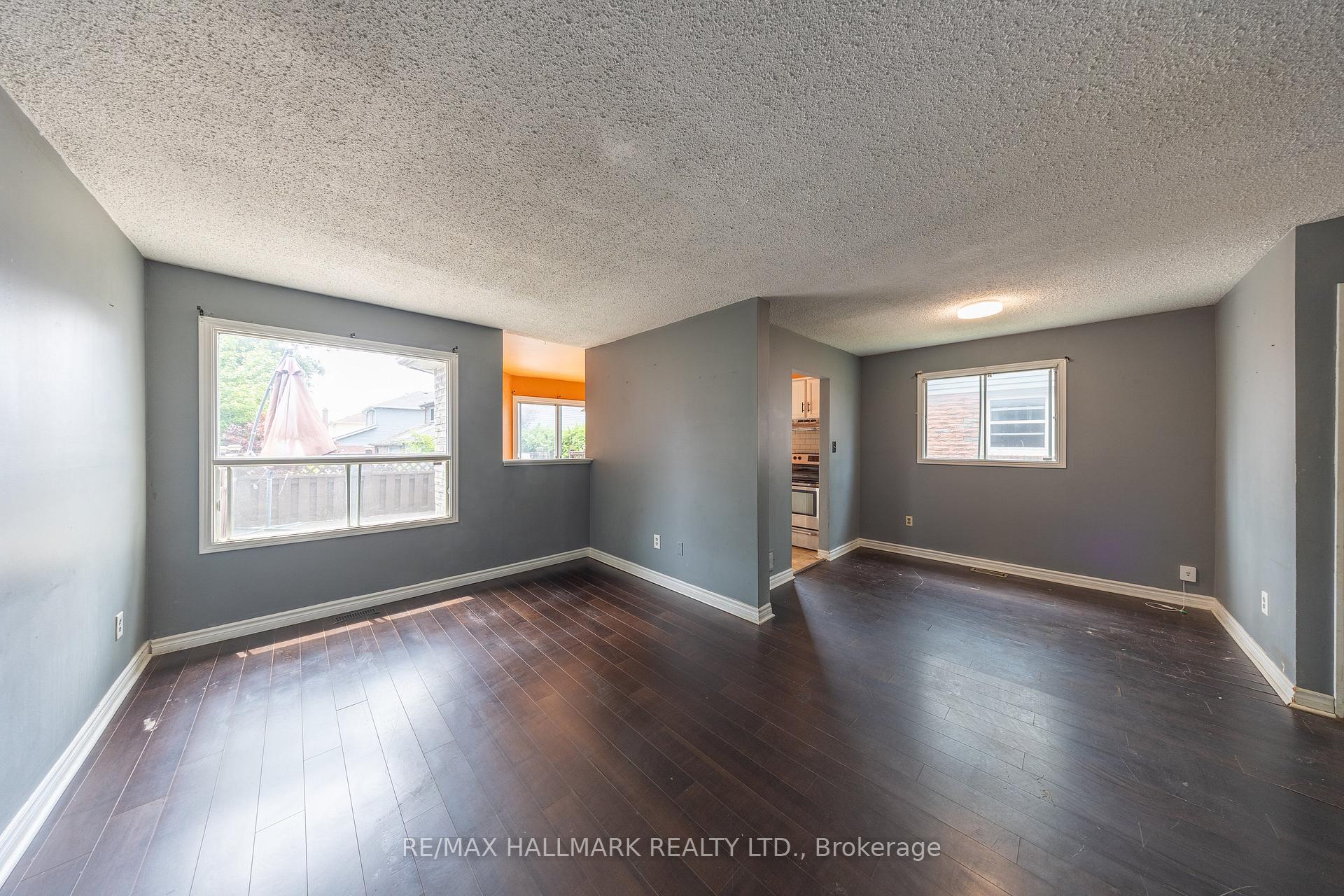 Photo 11 of 200 Adele Crescent, Oshawa, McLaughlin — HOMEH