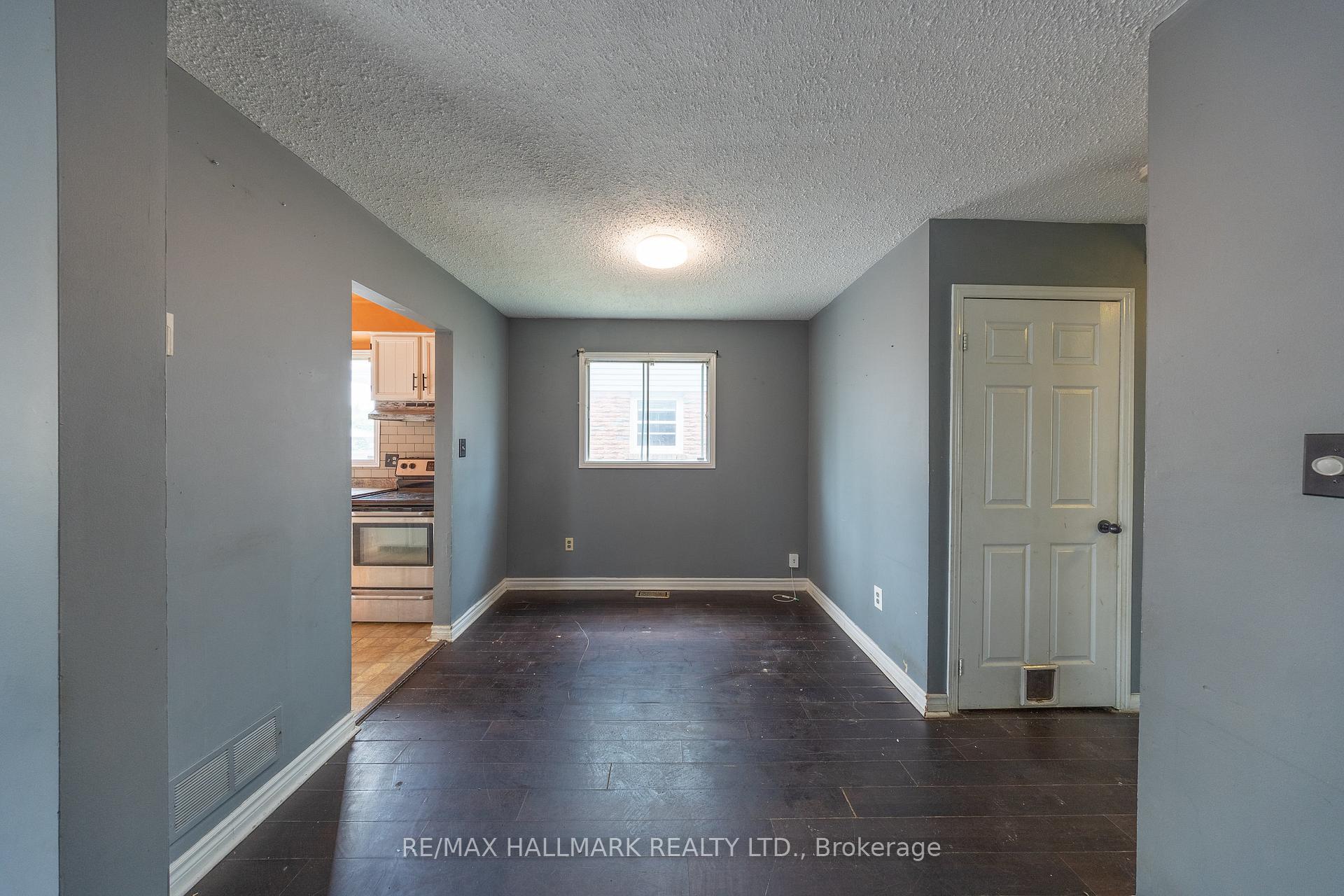 Photo 12 of 200 Adele Crescent, Oshawa, McLaughlin — HOMEH