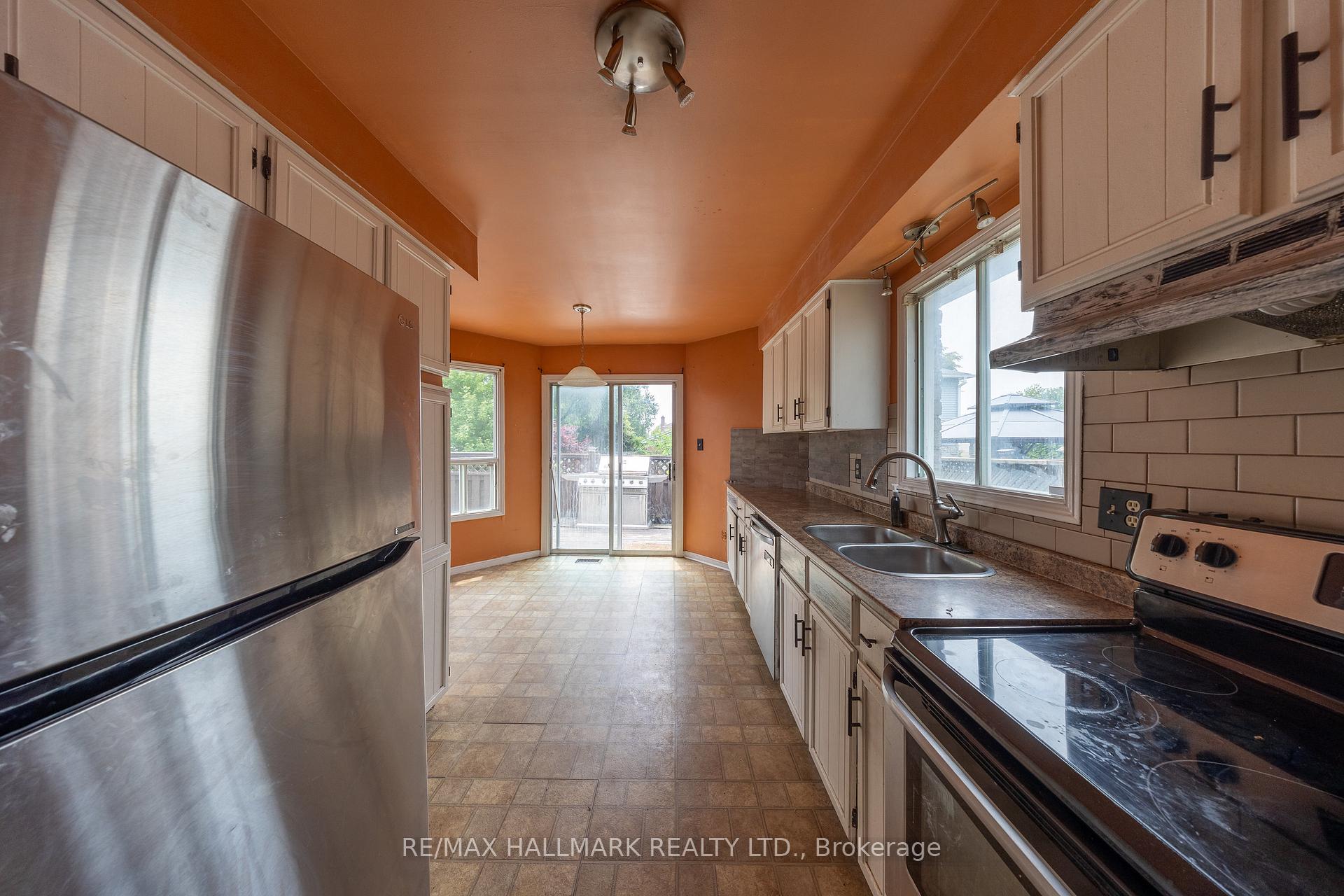 Photo 13 of 200 Adele Crescent, Oshawa, McLaughlin — HOMEH