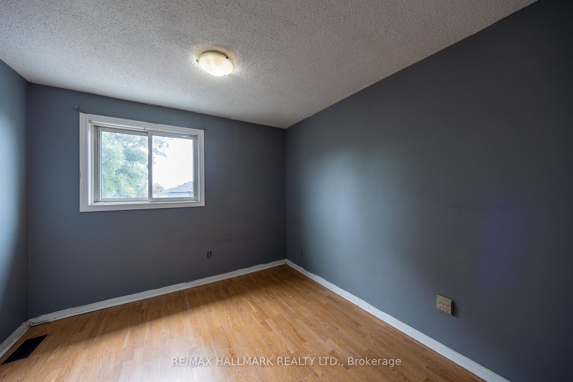 Photo 21 of 200 Adele Crescent, Oshawa, McLaughlin — HOMEH