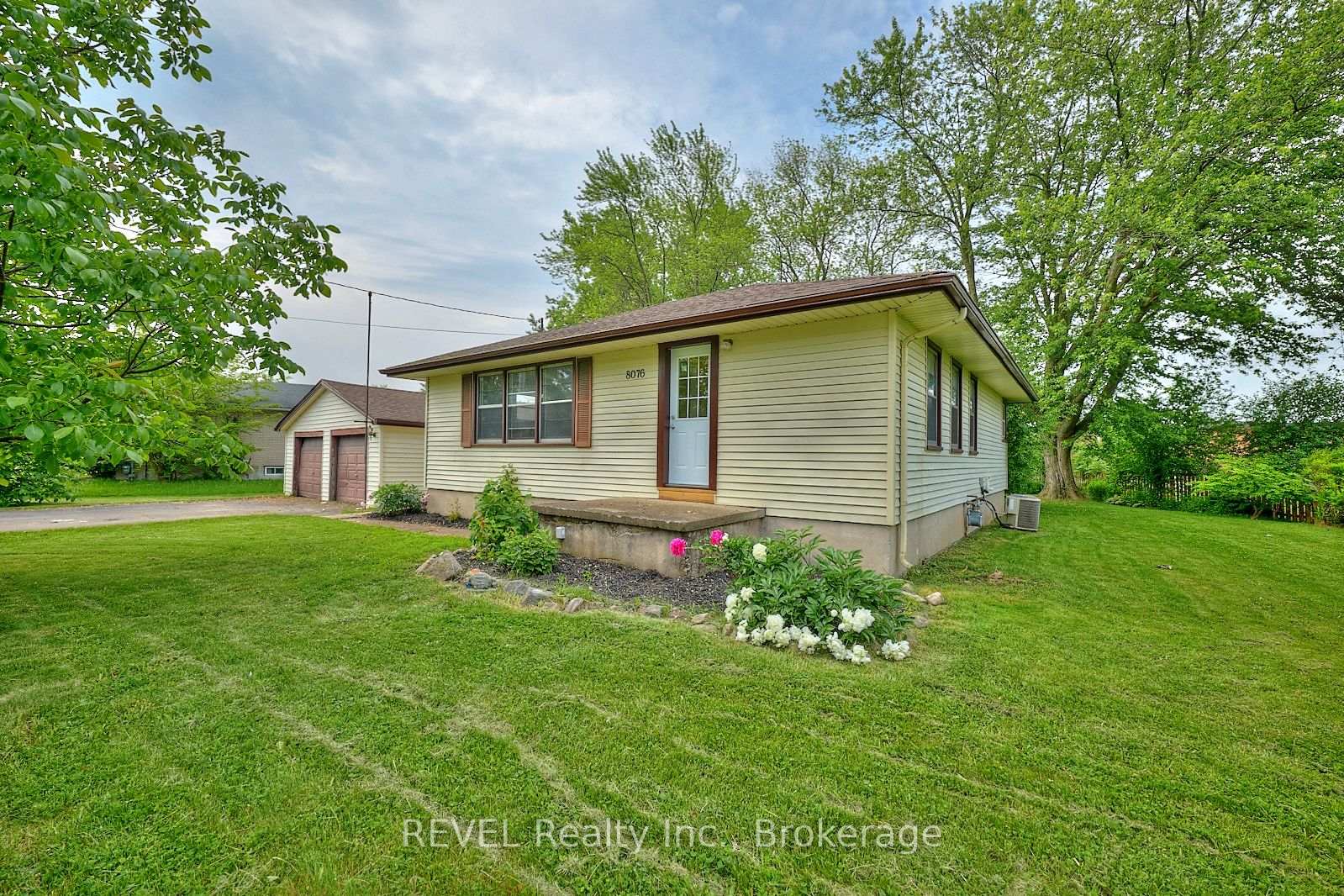 Photo 6 of 8076 Beaverdams Road, Niagara Falls, Ascot — HOMEH