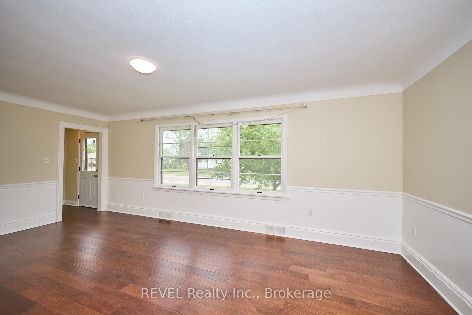Photo 7 of 8076 Beaverdams Road, Niagara Falls, Ascot — HOMEH
