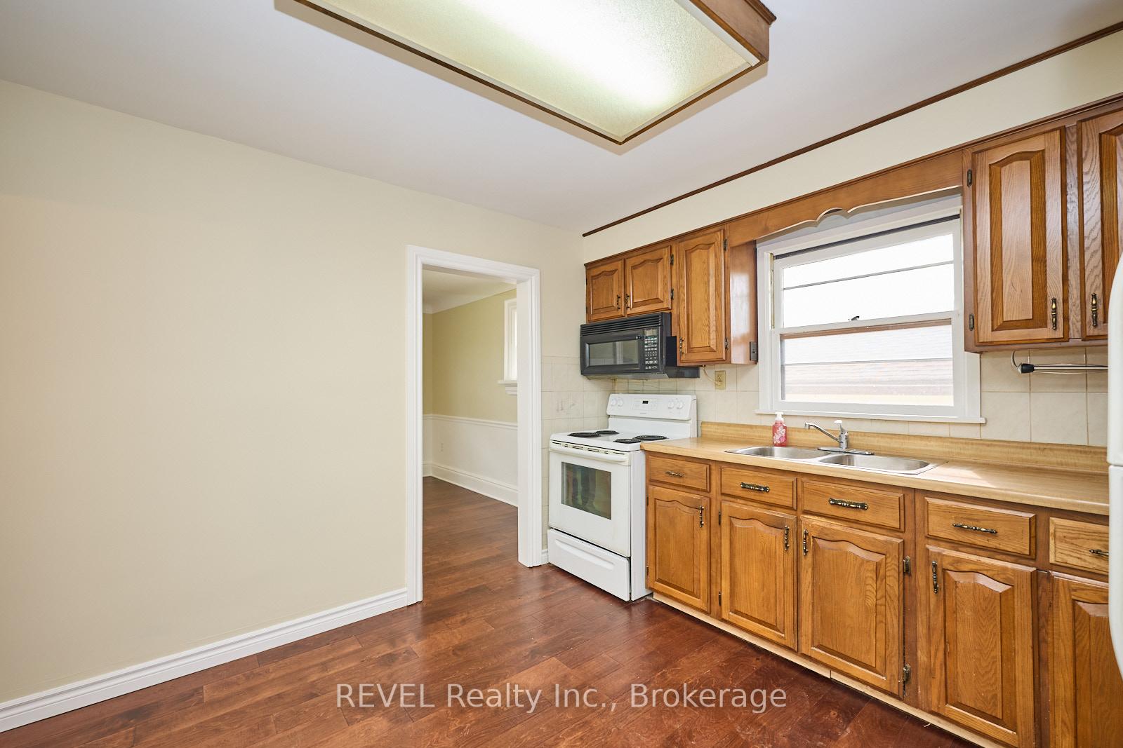 Photo 10 of 8076 Beaverdams Road, Niagara Falls, Ascot — HOMEH