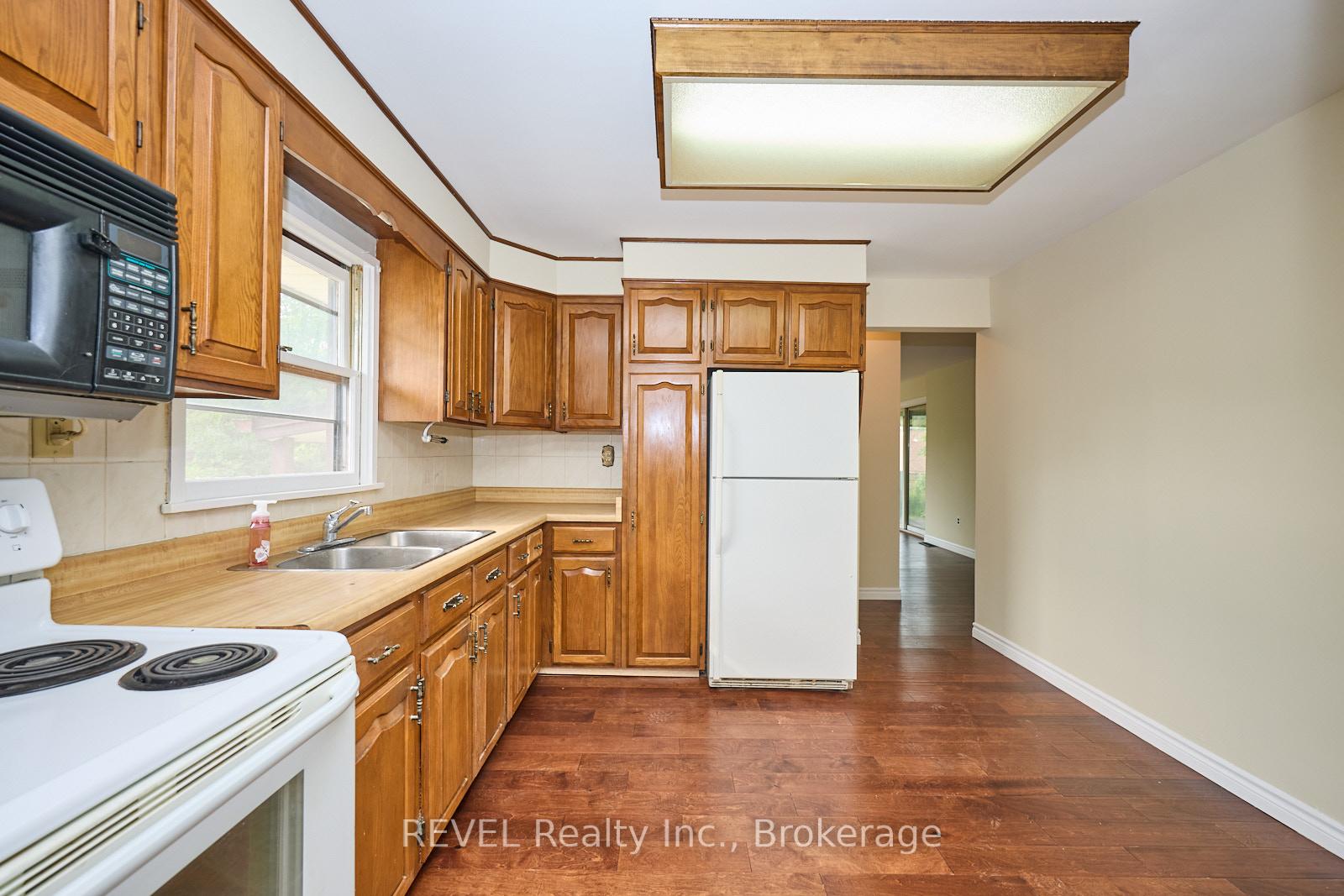 Photo 11 of 8076 Beaverdams Road, Niagara Falls, Ascot — HOMEH