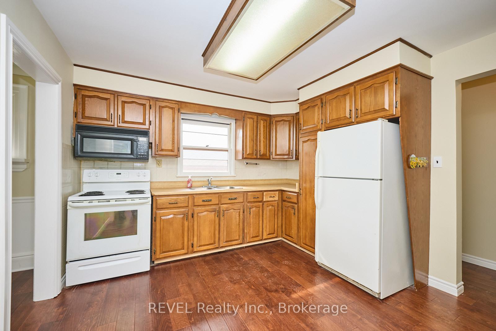 Photo 12 of 8076 Beaverdams Road, Niagara Falls, Ascot — HOMEH