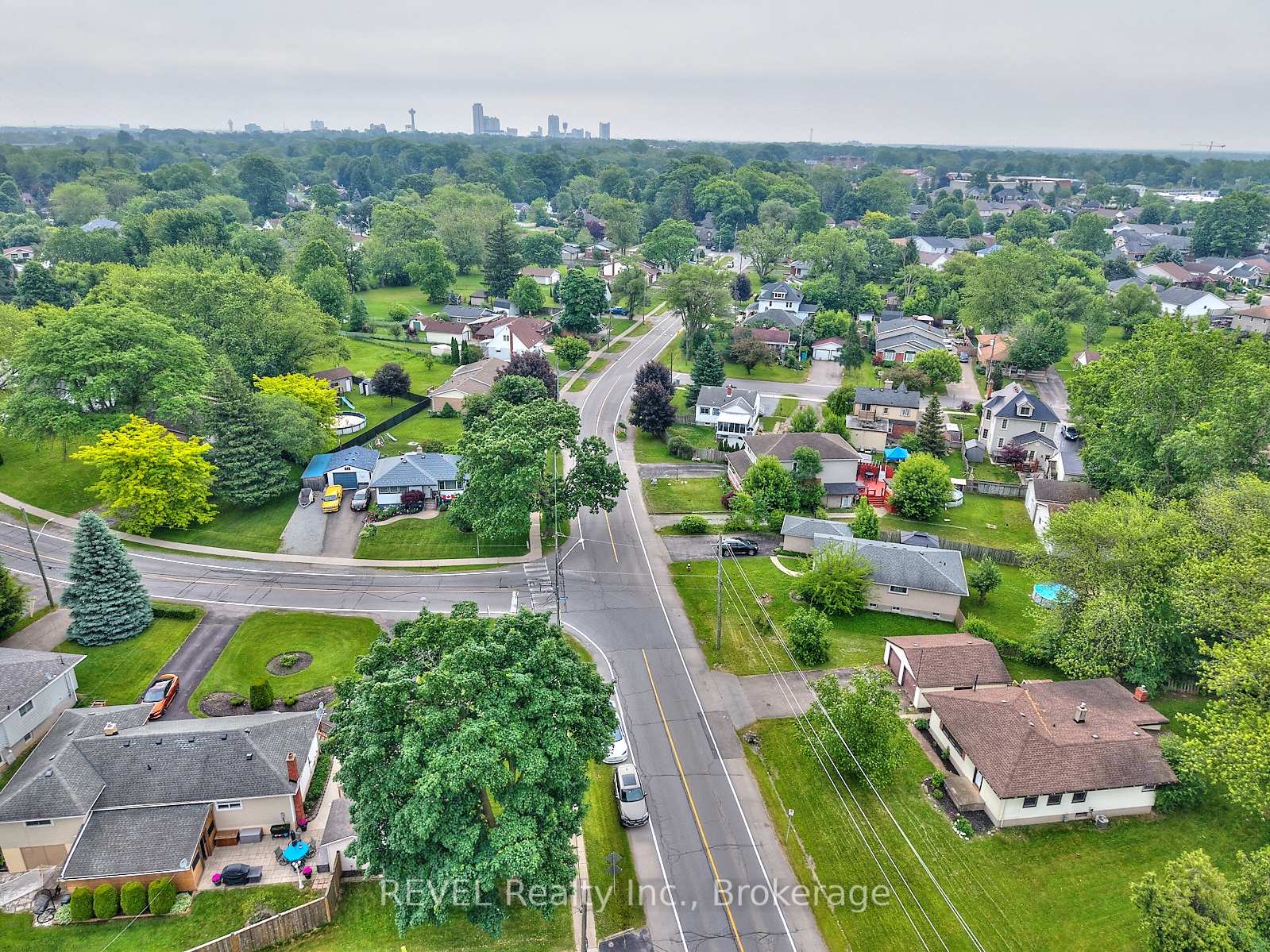Photo 34 of 8076 Beaverdams Road, Niagara Falls, Ascot — HOMEH