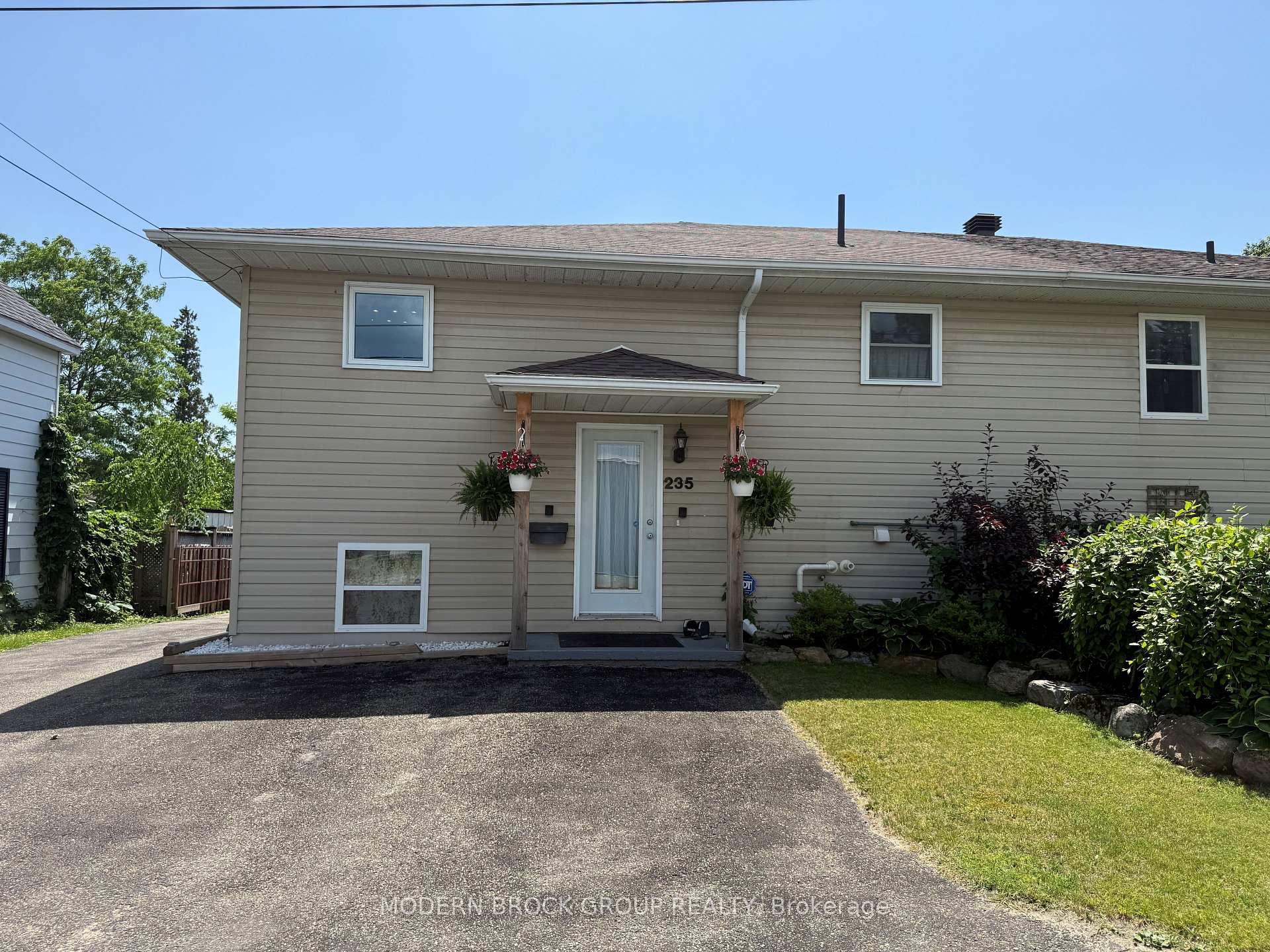 Front of 235 Wood Street W