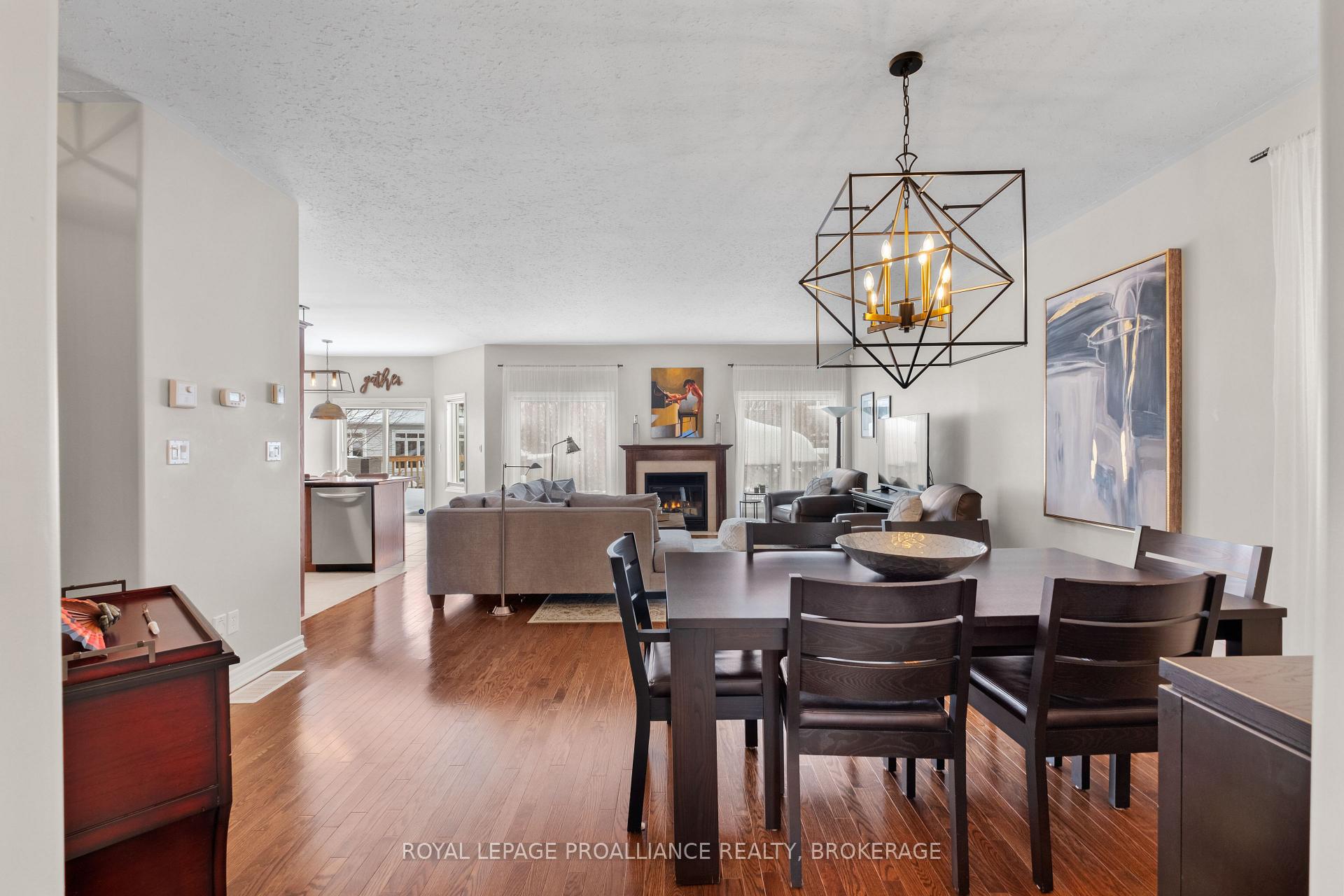Photo 6 of 851 Lotus Avenue, Kingston, Kingston East (Incl Barret Crt) — HOMEH