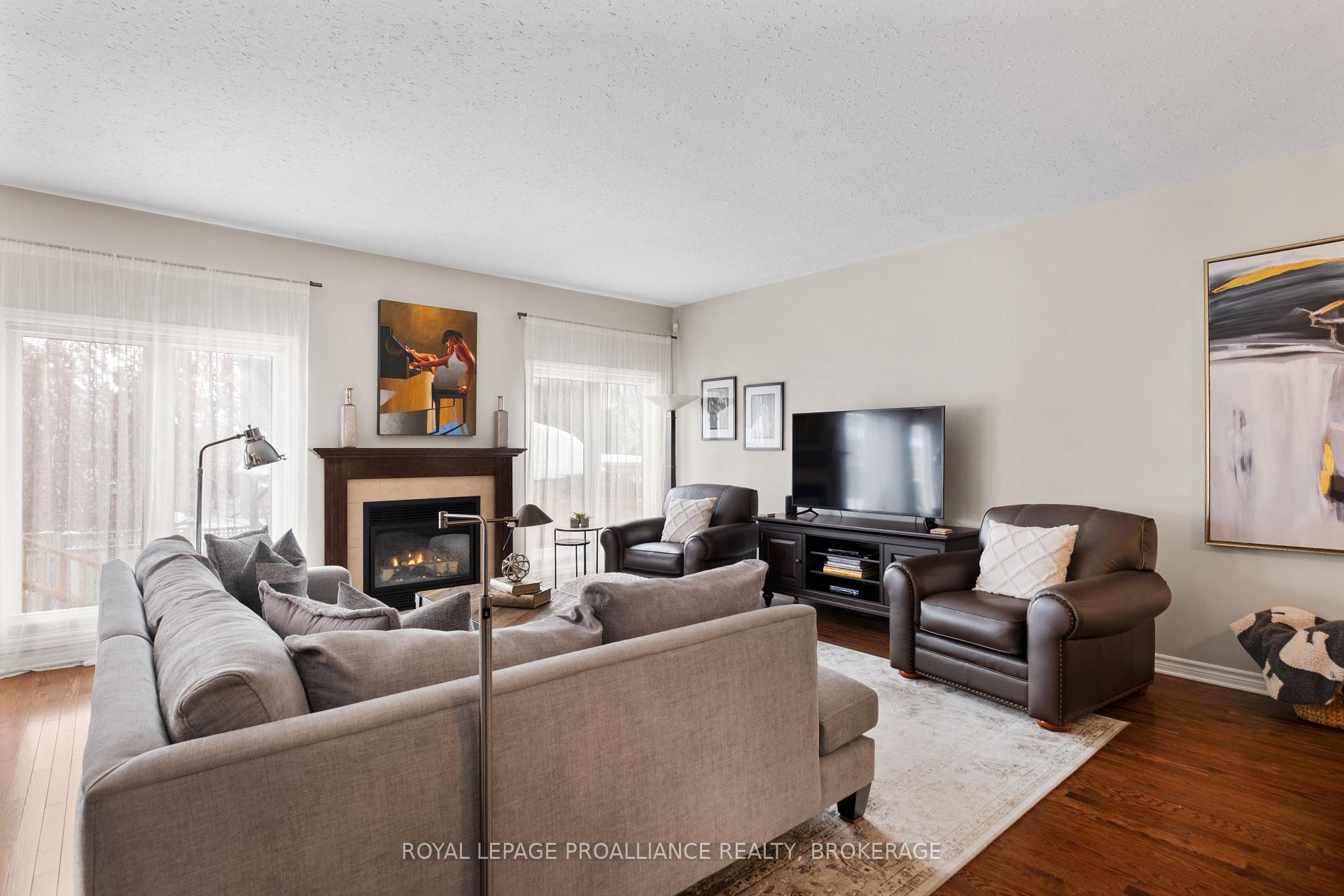 Photo 8 of 851 Lotus Avenue, Kingston, Kingston East (Incl Barret Crt) — HOMEH
