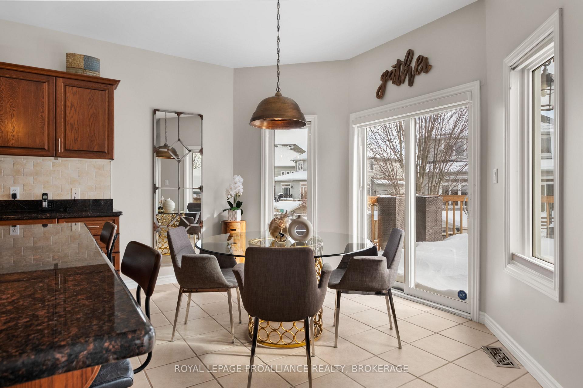 Photo 11 of 851 Lotus Avenue, Kingston, Kingston East (Incl Barret Crt) — HOMEH