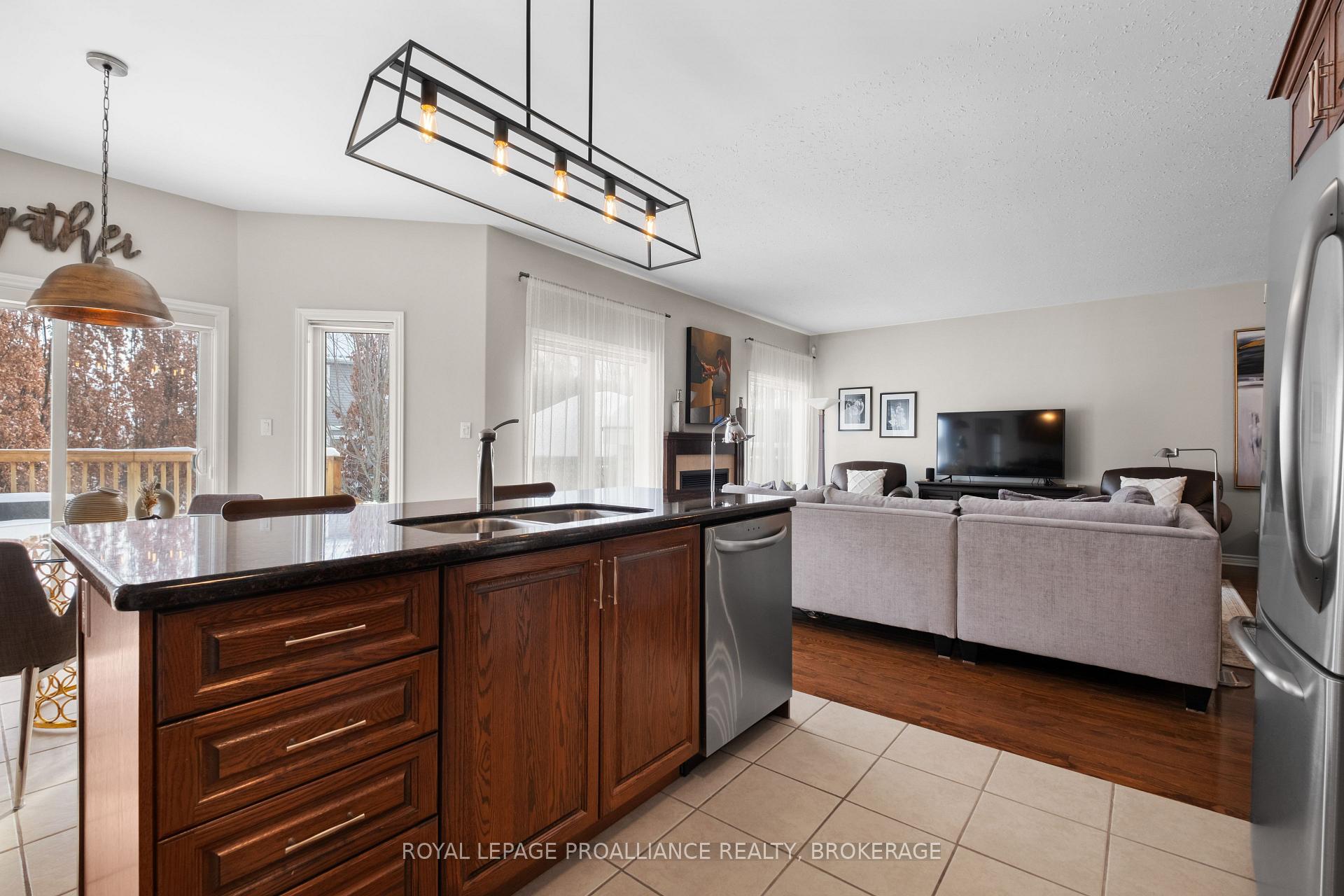 Photo 13 of 851 Lotus Avenue, Kingston, Kingston East (Incl Barret Crt) — HOMEH