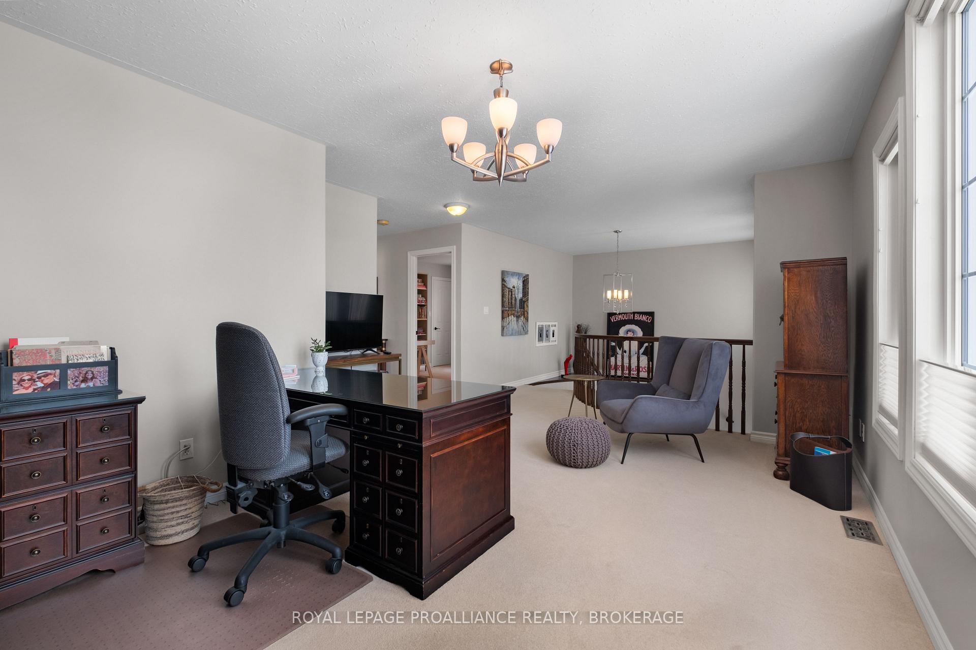 Photo 17 of 851 Lotus Avenue, Kingston, Kingston East (Incl Barret Crt) — HOMEH