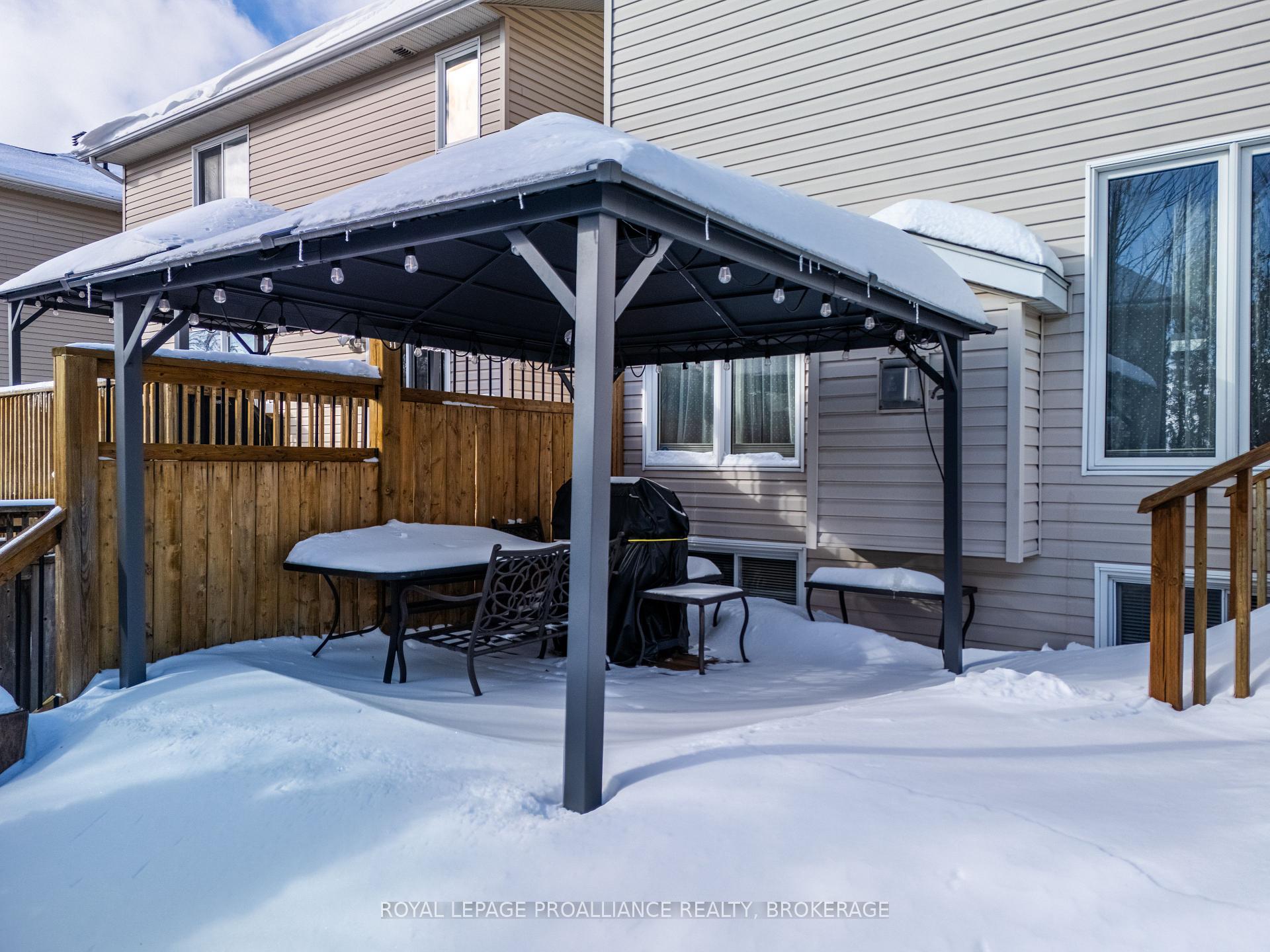Photo 30 of 851 Lotus Avenue, Kingston, Kingston East (Incl Barret Crt) — HOMEH