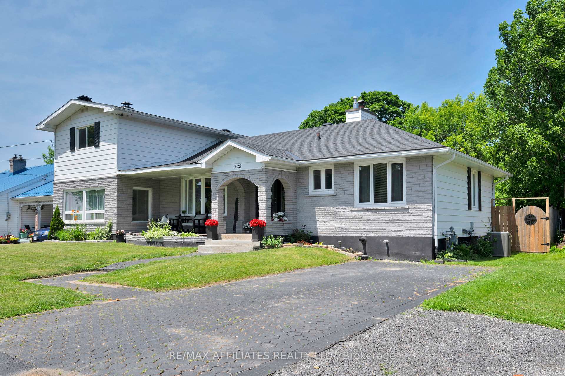 Photo 1 of 728 James Street W, Prescott — HOMEH