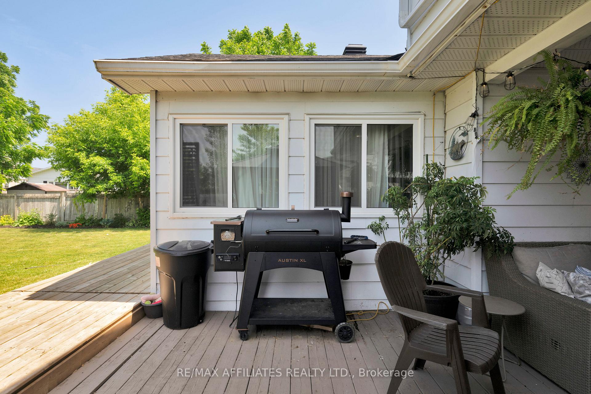 Photo 9 of 728 James Street W, Prescott — HOMEH