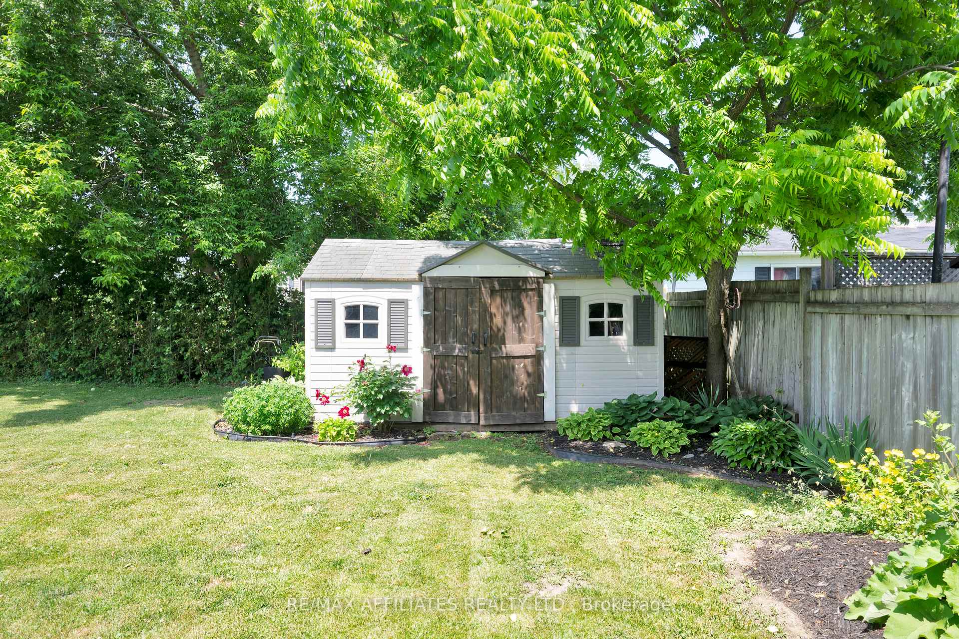 Photo 11 of 728 James Street W, Prescott — HOMEH