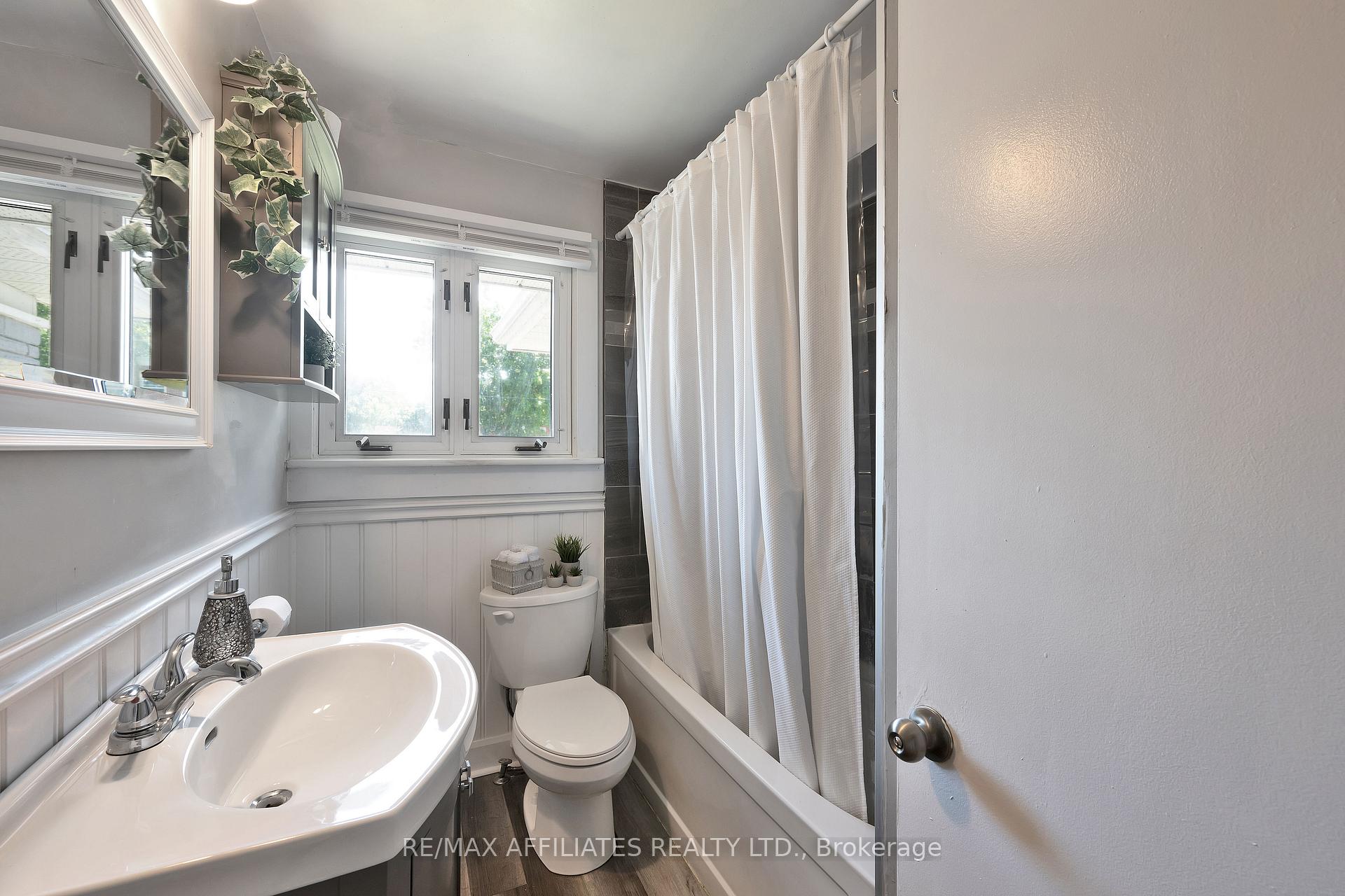 Photo 16 of 728 James Street W, Prescott — HOMEH