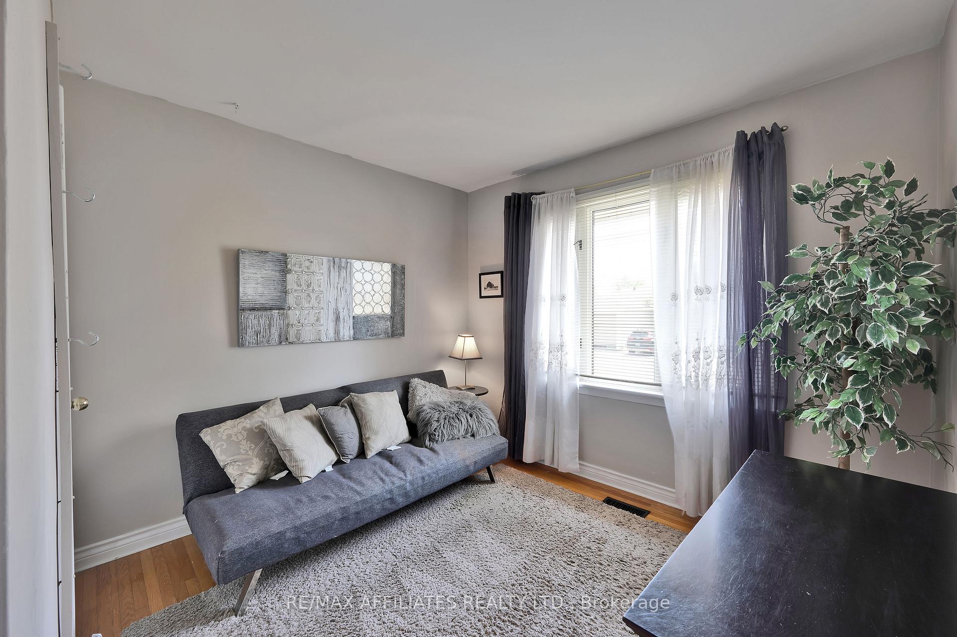 Photo 17 of 728 James Street W, Prescott — HOMEH