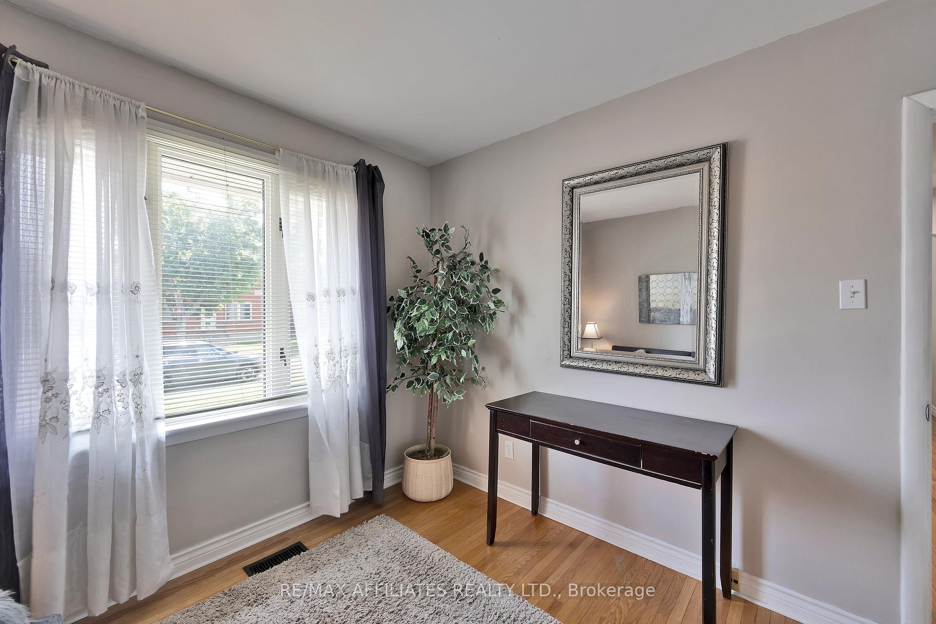 Photo 18 of 728 James Street W, Prescott — HOMEH