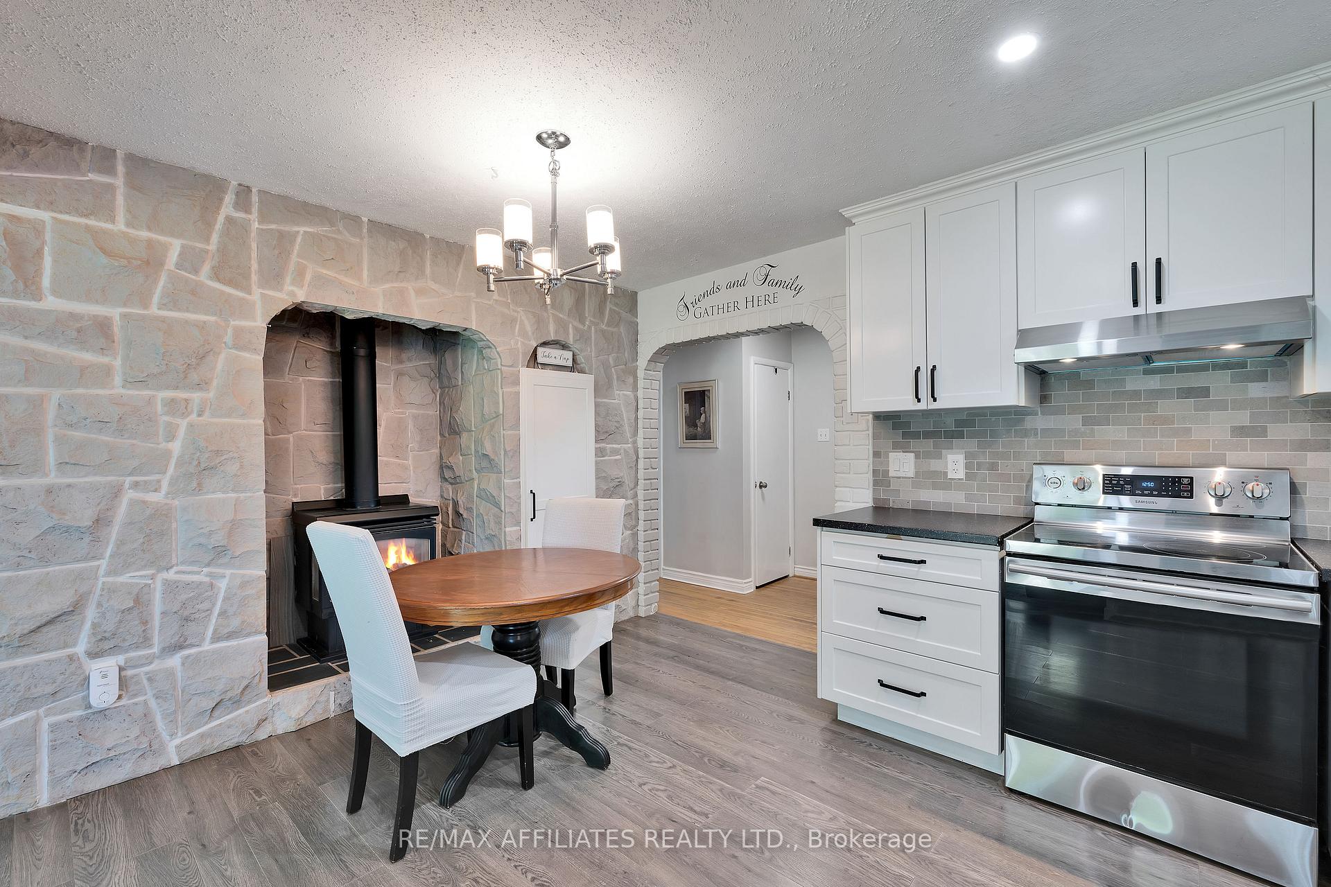 Photo 25 of 728 James Street W, Prescott — HOMEH
