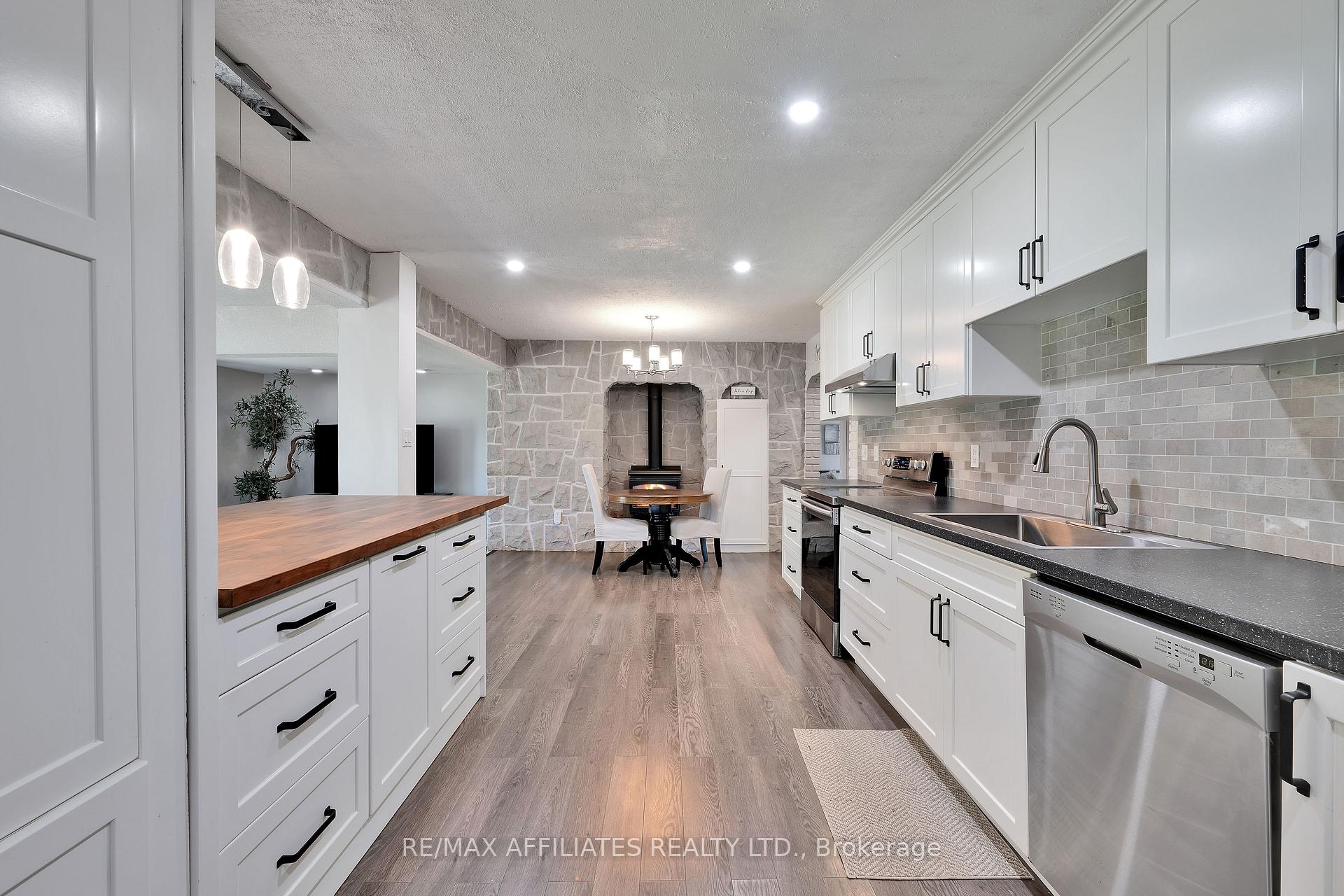Photo 27 of 728 James Street W, Prescott — HOMEH