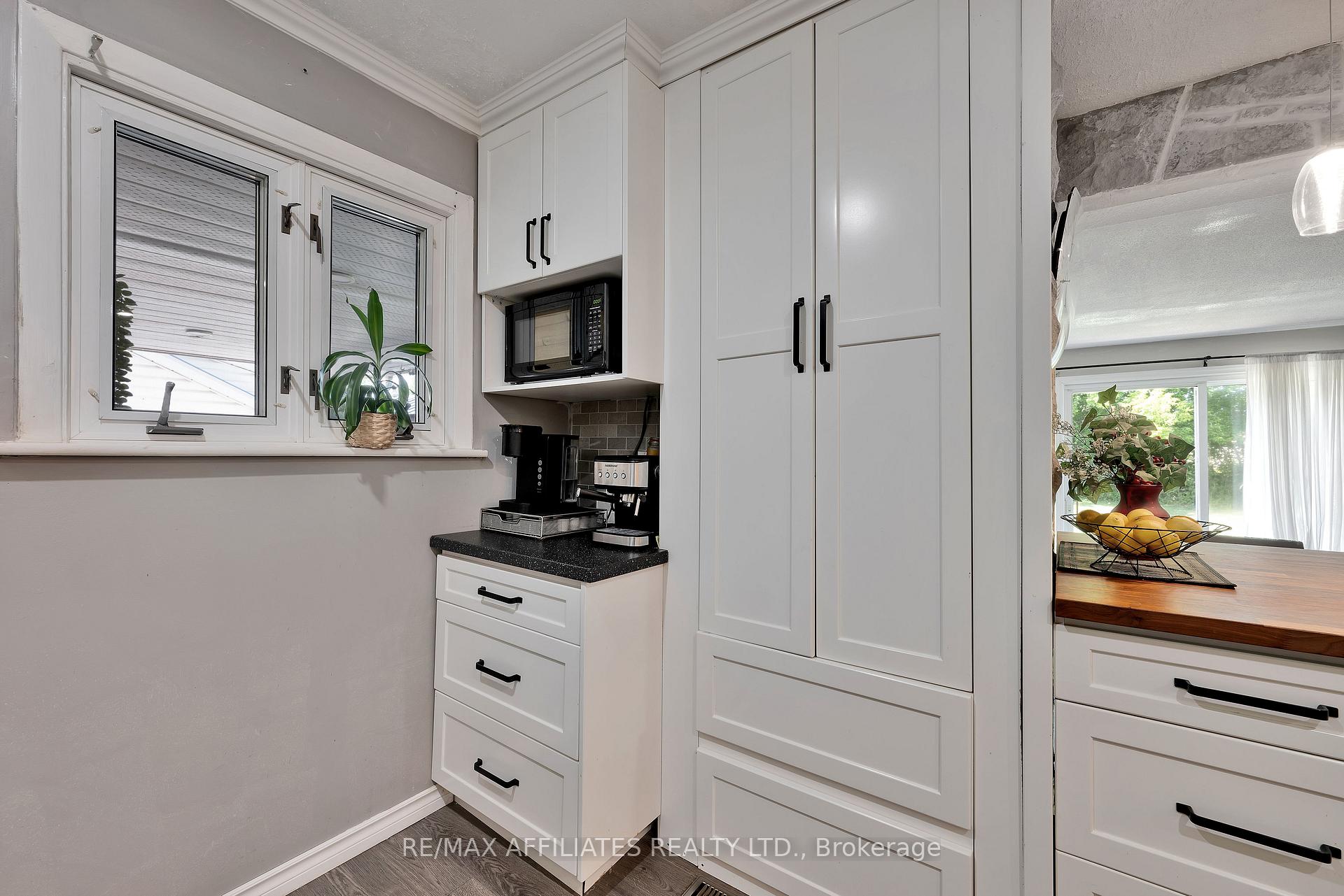 Photo 28 of 728 James Street W, Prescott — HOMEH